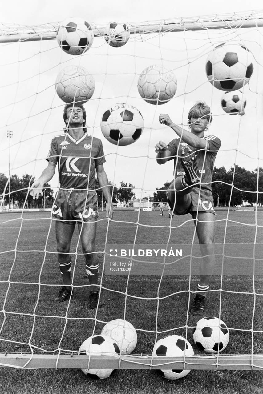 Fotboll, Allsvenskan, Kalmar FF, förhands:  Billy Landsdowne och Peter Karlsson.