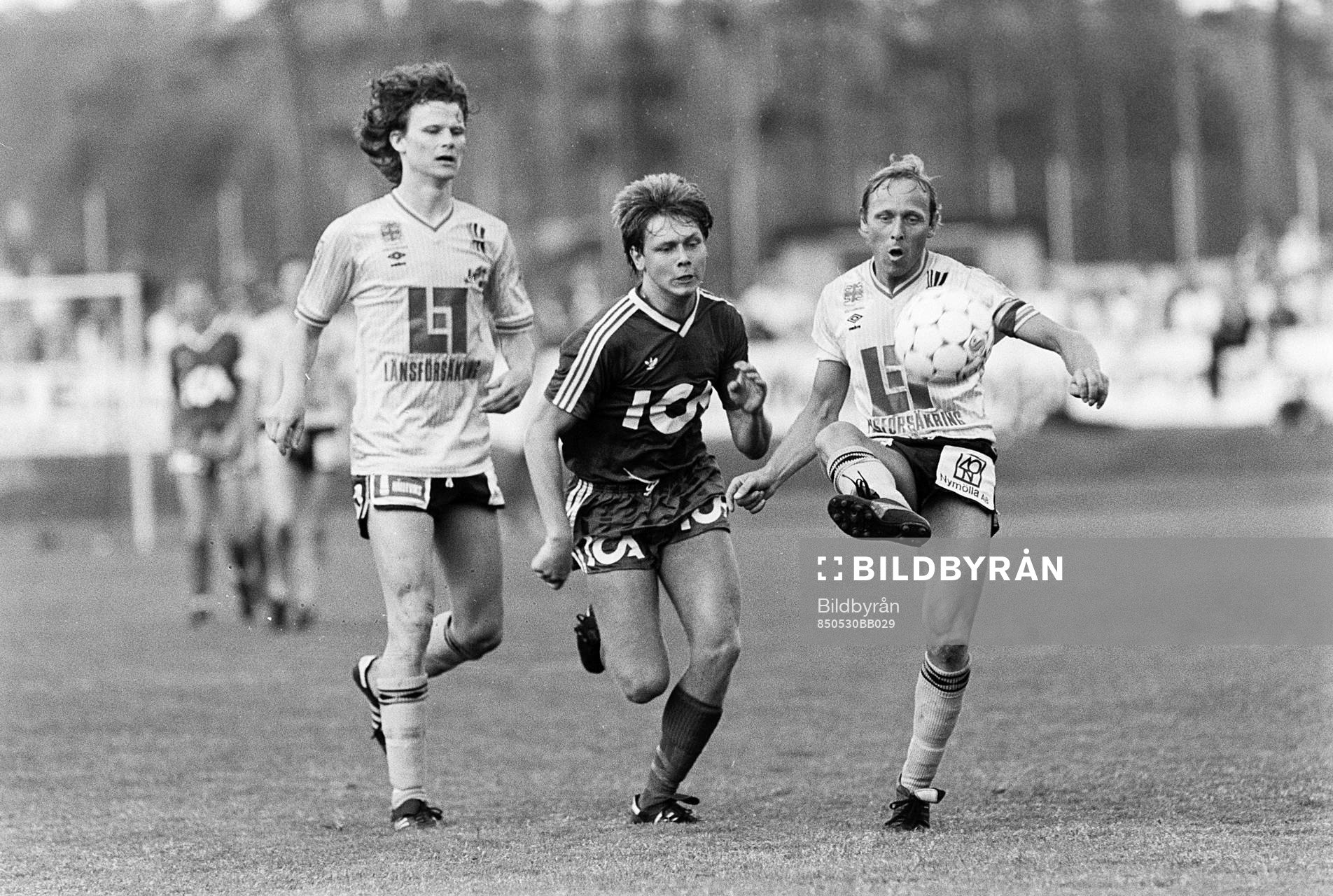 Sven-Bertil Andersson, Mjällby först på bollen uppvaktas