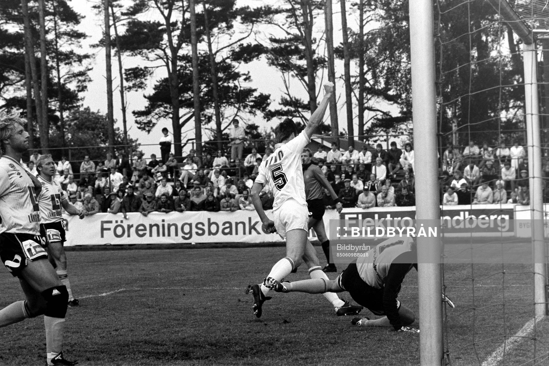 Sven Dahlkvist gör 0-1 för AIK