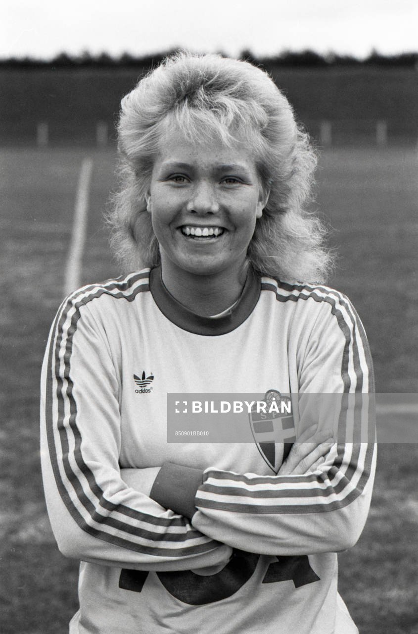 Gunilla Axén, Sverige