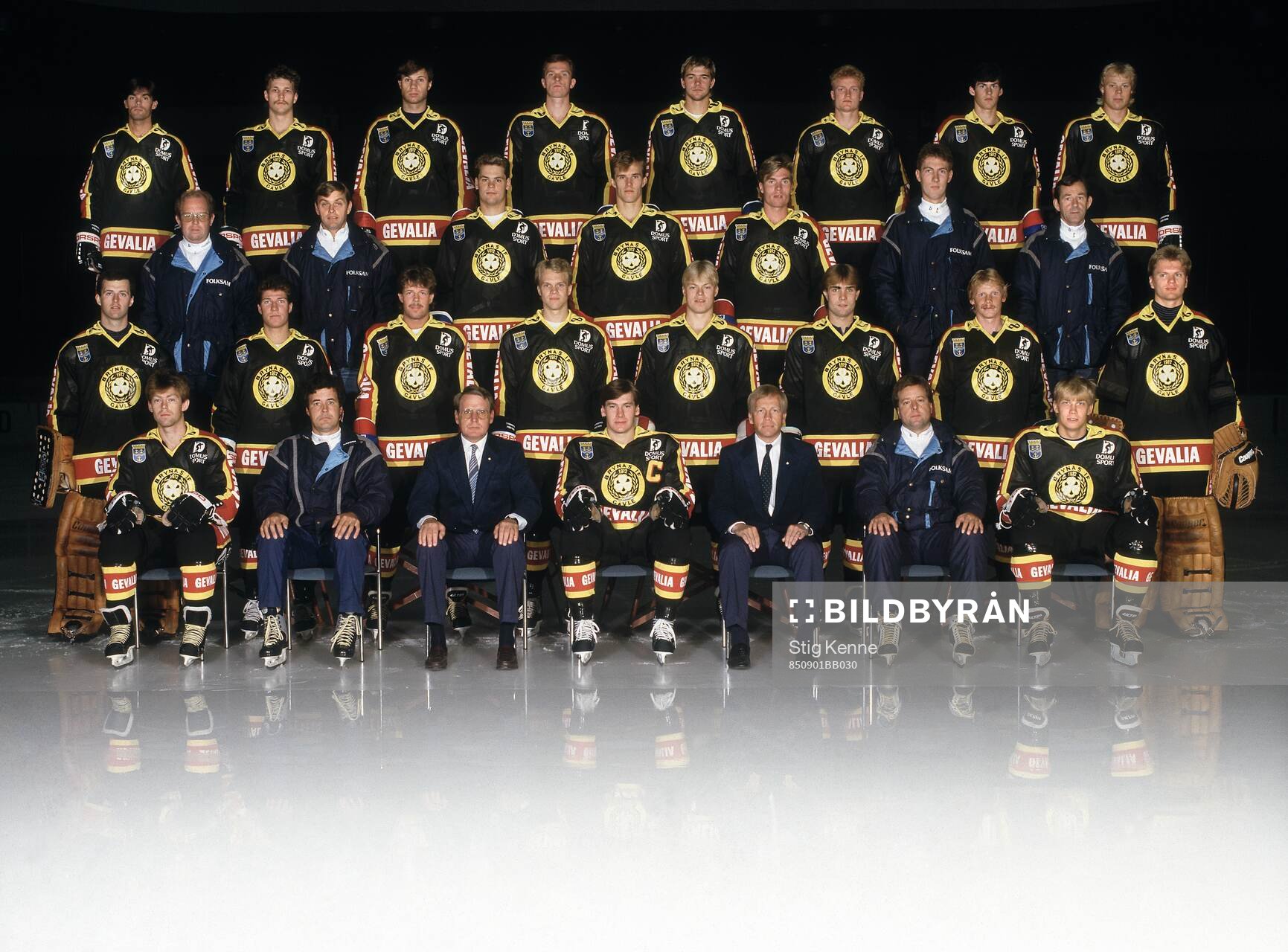 Spelare och personal i Brynäs