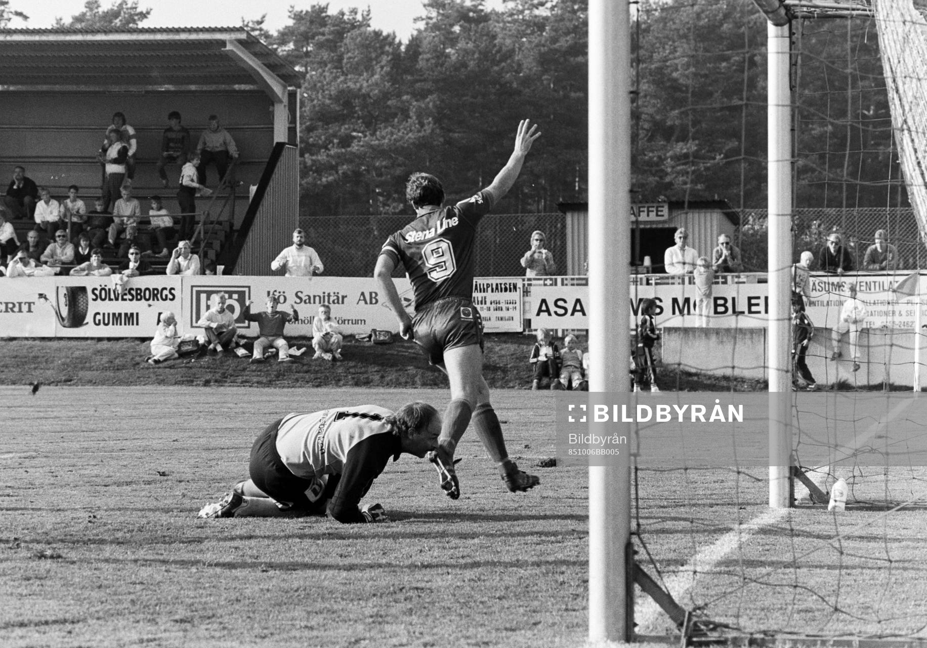 Sören Börjesson, Örgryte rundar mjällbys målvakt Bengt