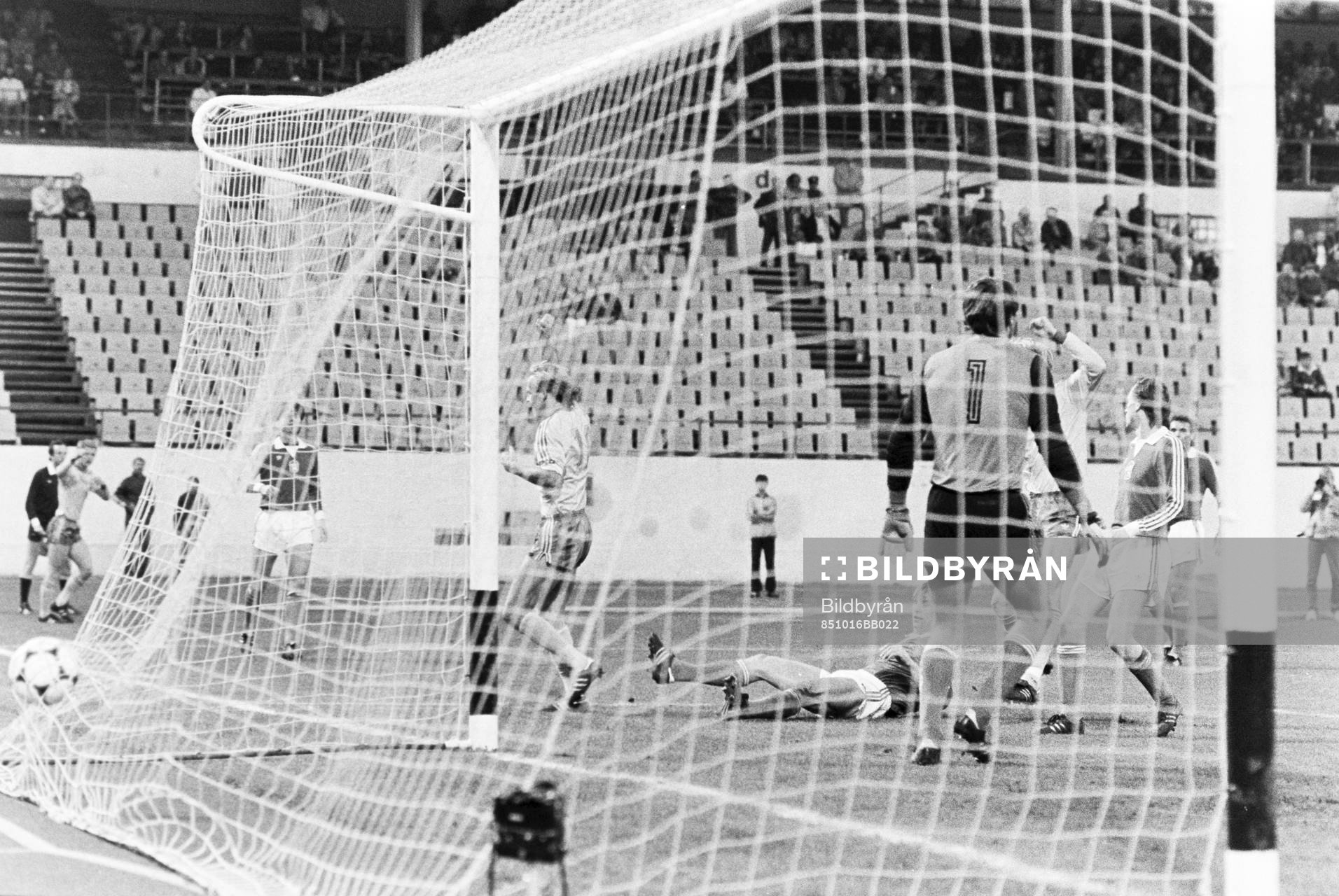 Dan Corneliusson gör 0-1 till Sverige i