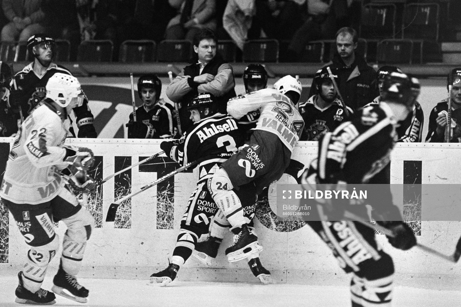 Rolf Berglund, Björklöven trycker till Jari Munck, AIK