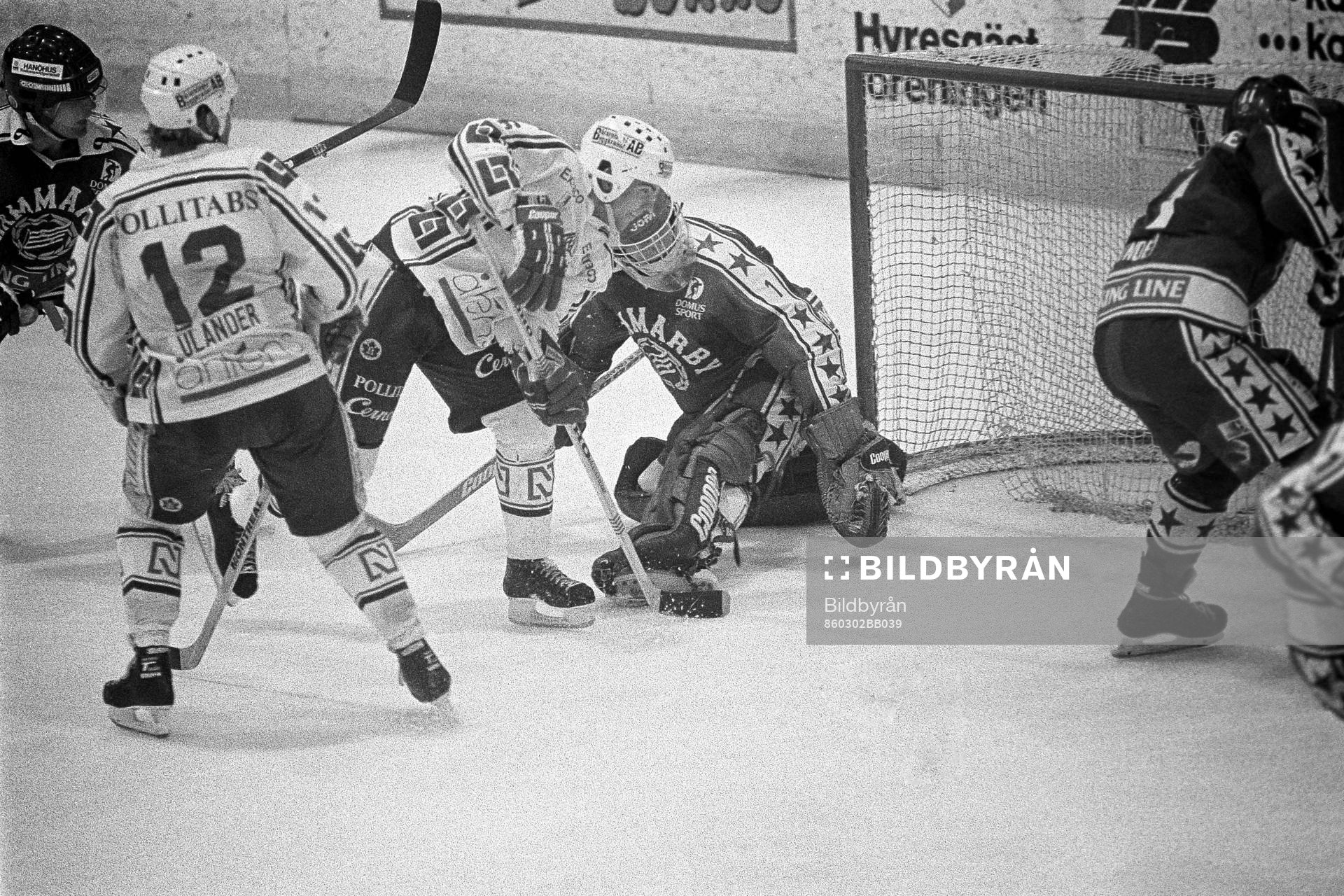 Situation framför hammarbys målvakt Hans-Göran Elo