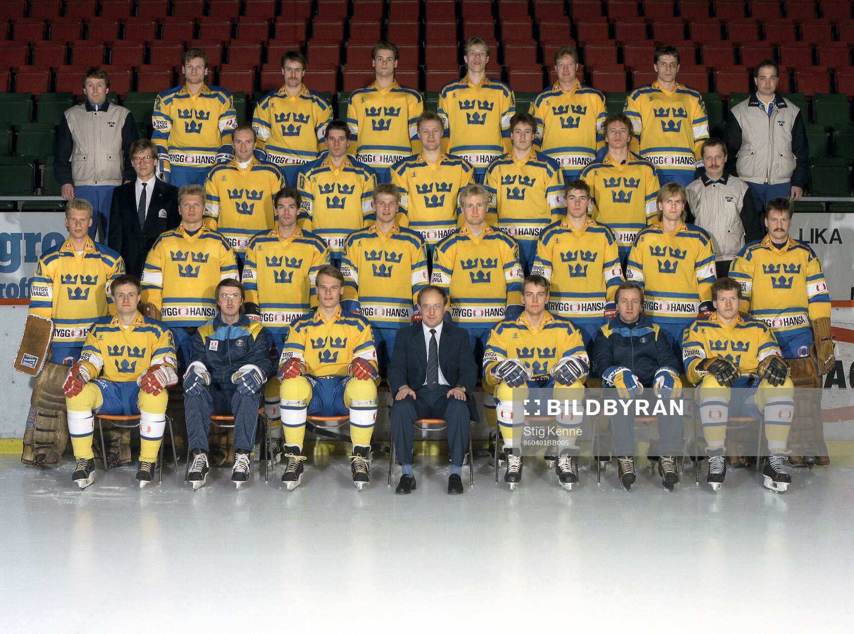 Players and team staff of Sweden pose for a team photo
