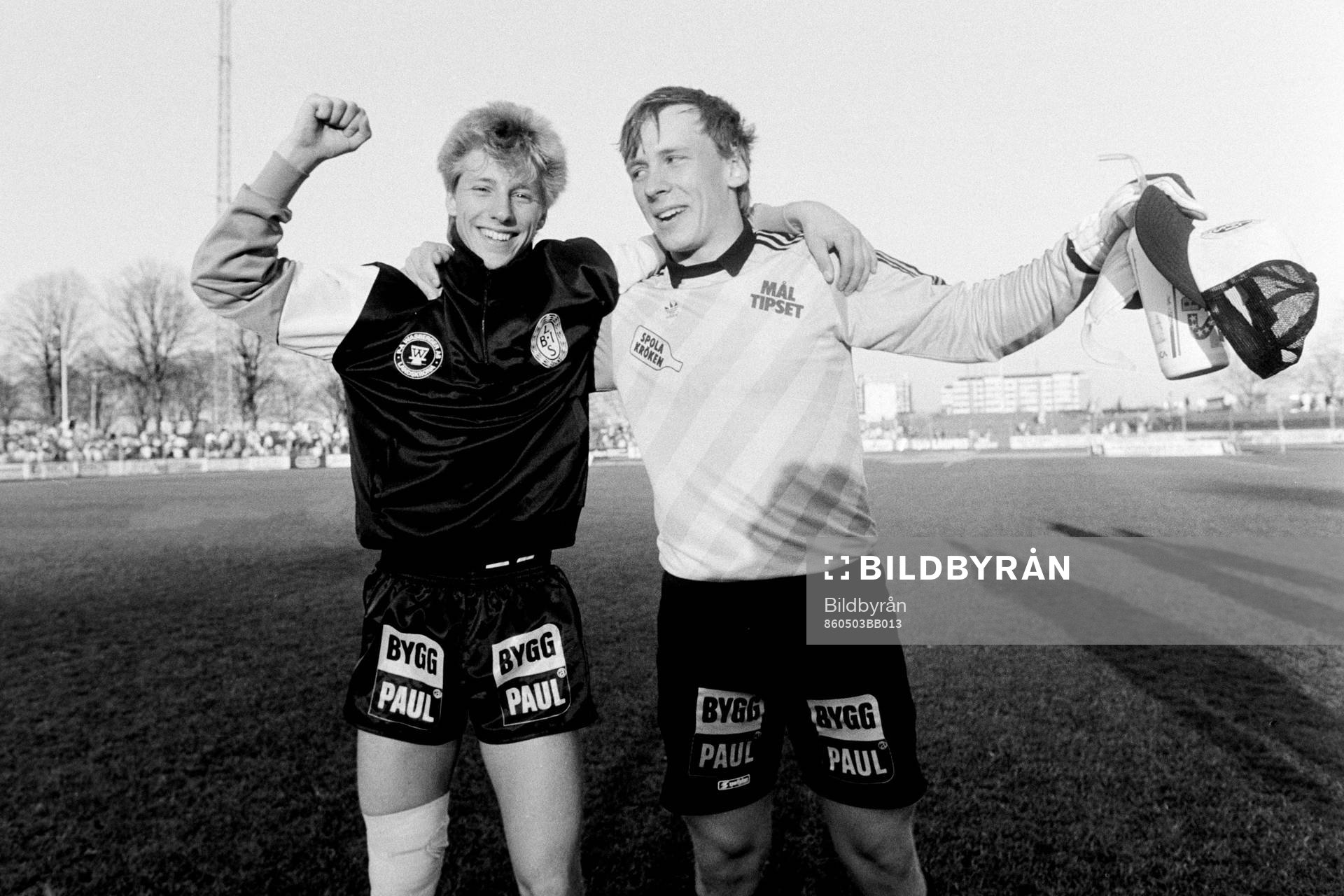 Fotboll, Div 2 Södra, Landskrona - Helsingborg, 1-0: Thomas Gustavsson och Leif Nilsson, målvakt i Landskrona jublar efter segern,