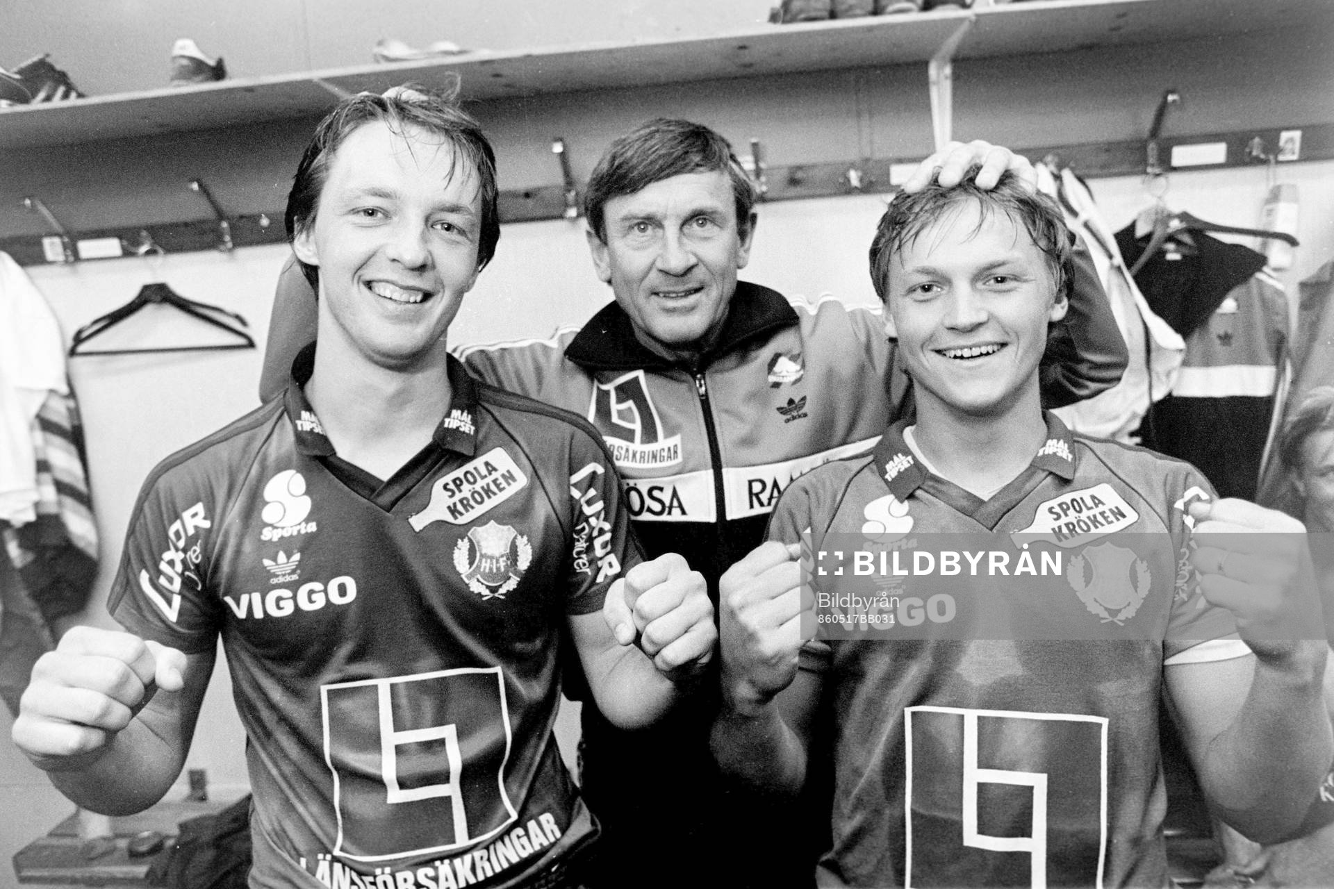 Helsingborgs tränare Rolf Svensson bakom målskyttarna