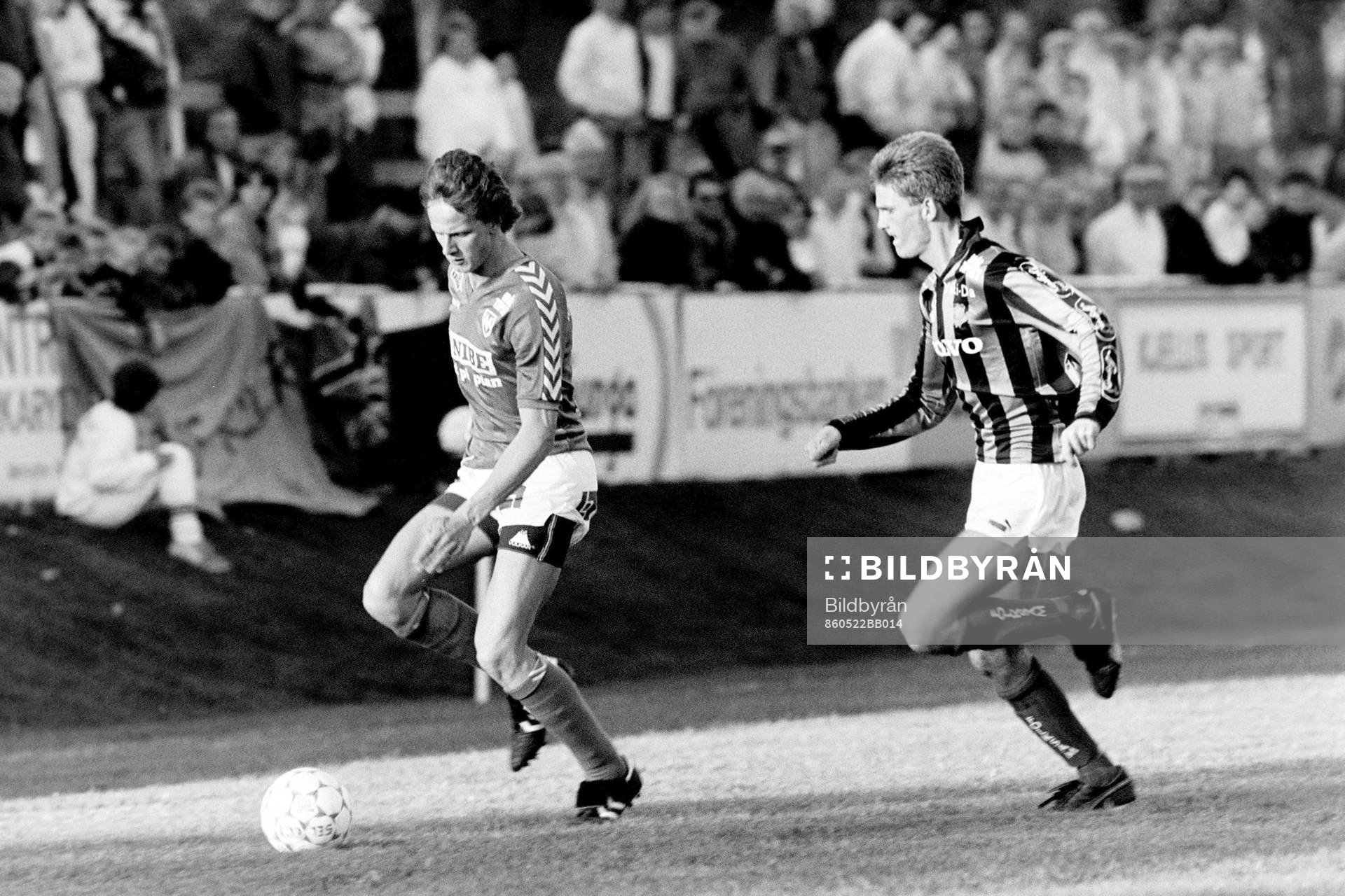 Mikael Ragvald. Markaryd med bollen