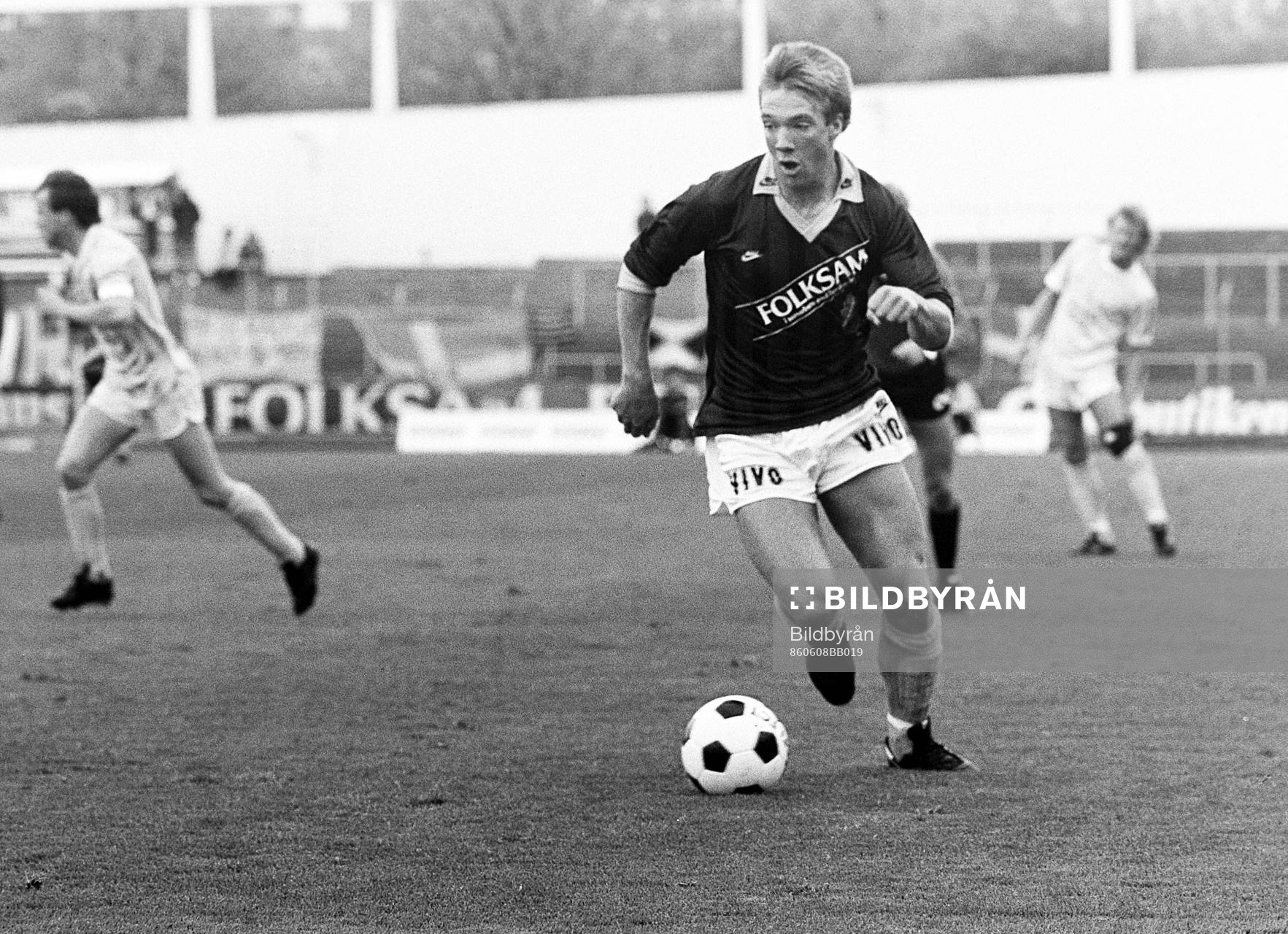 Kim Bergstrand, AIK med bollen