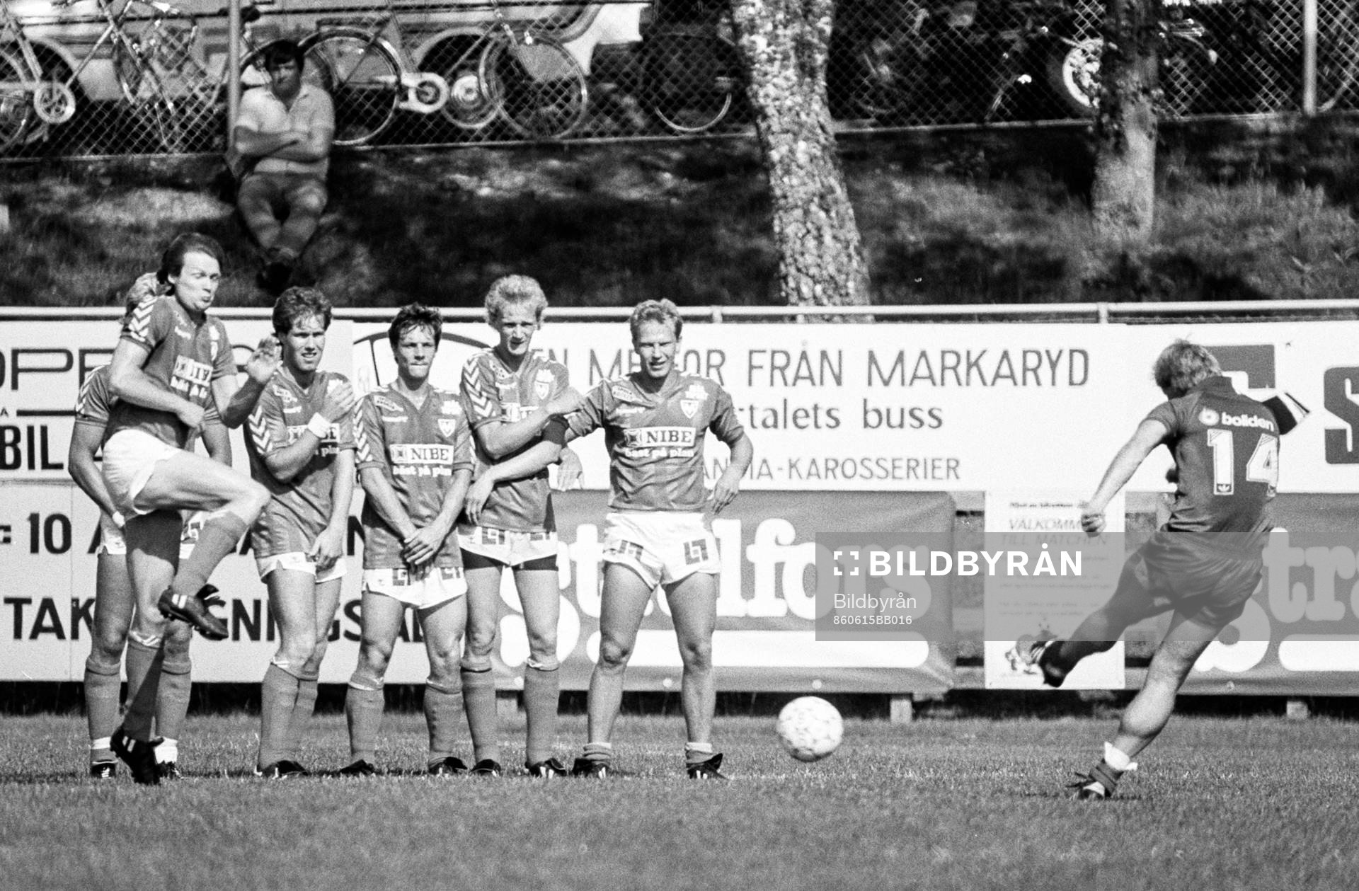 Sven-Åke Landgren, Helsingborg skjuter frispark