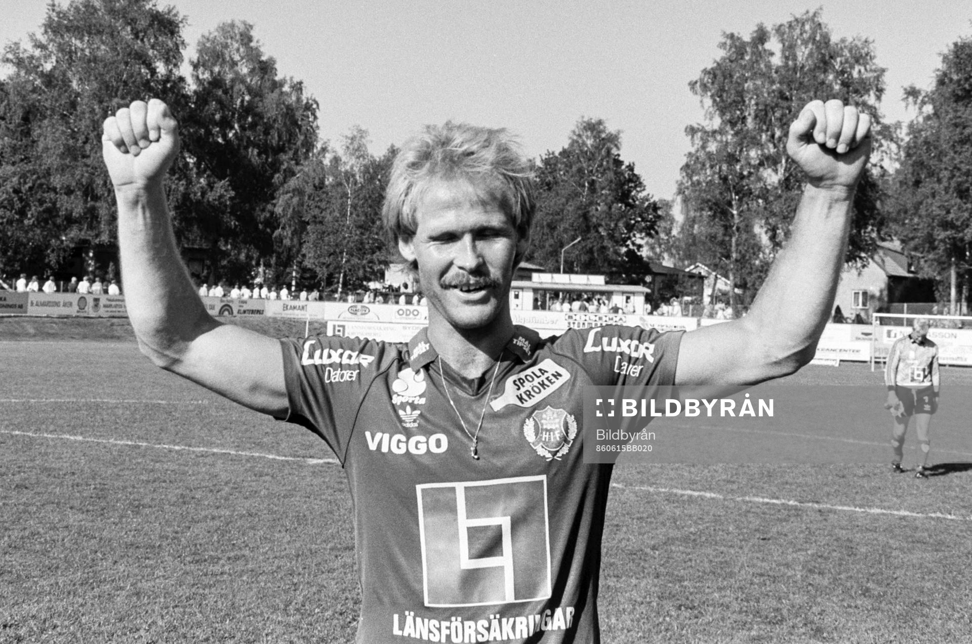 Fotboll, Div 2 Södra, Markaryd - Helsingborg, 0-2: Sven-Åke Landgren, Helsingborg jublar efter segern.