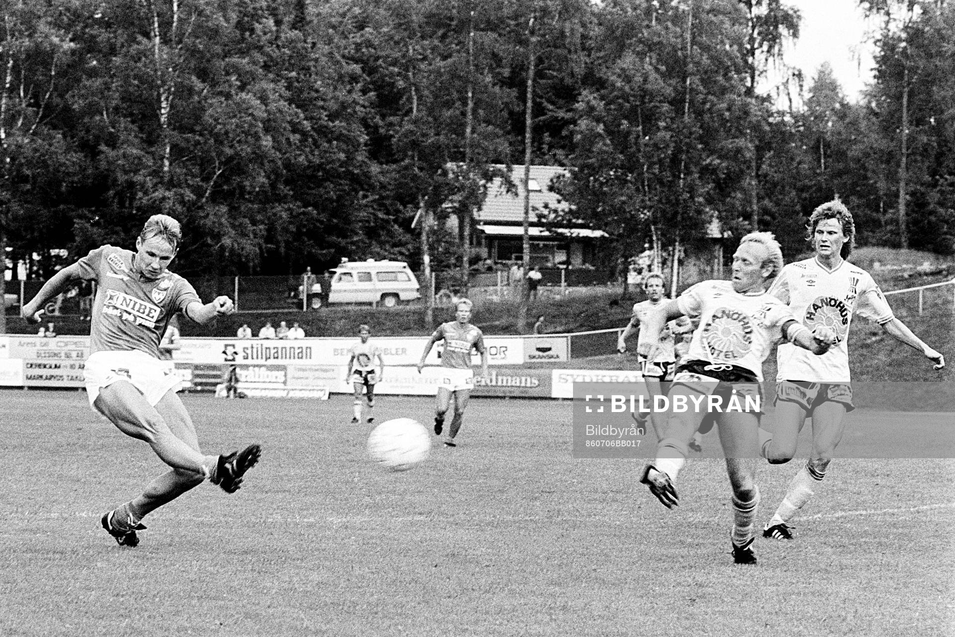 Sven-Bertil Andersson, Mjällby täcker skott