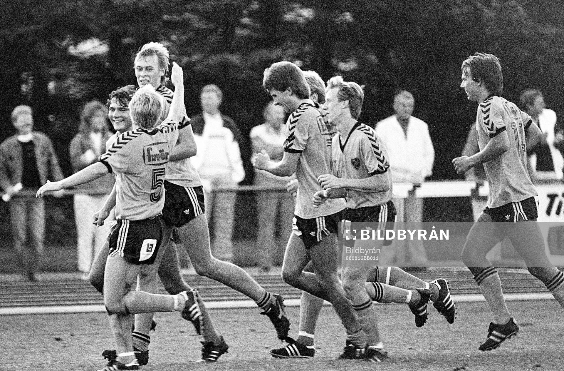 Peter Olsson och IFK Hässleholm jublar