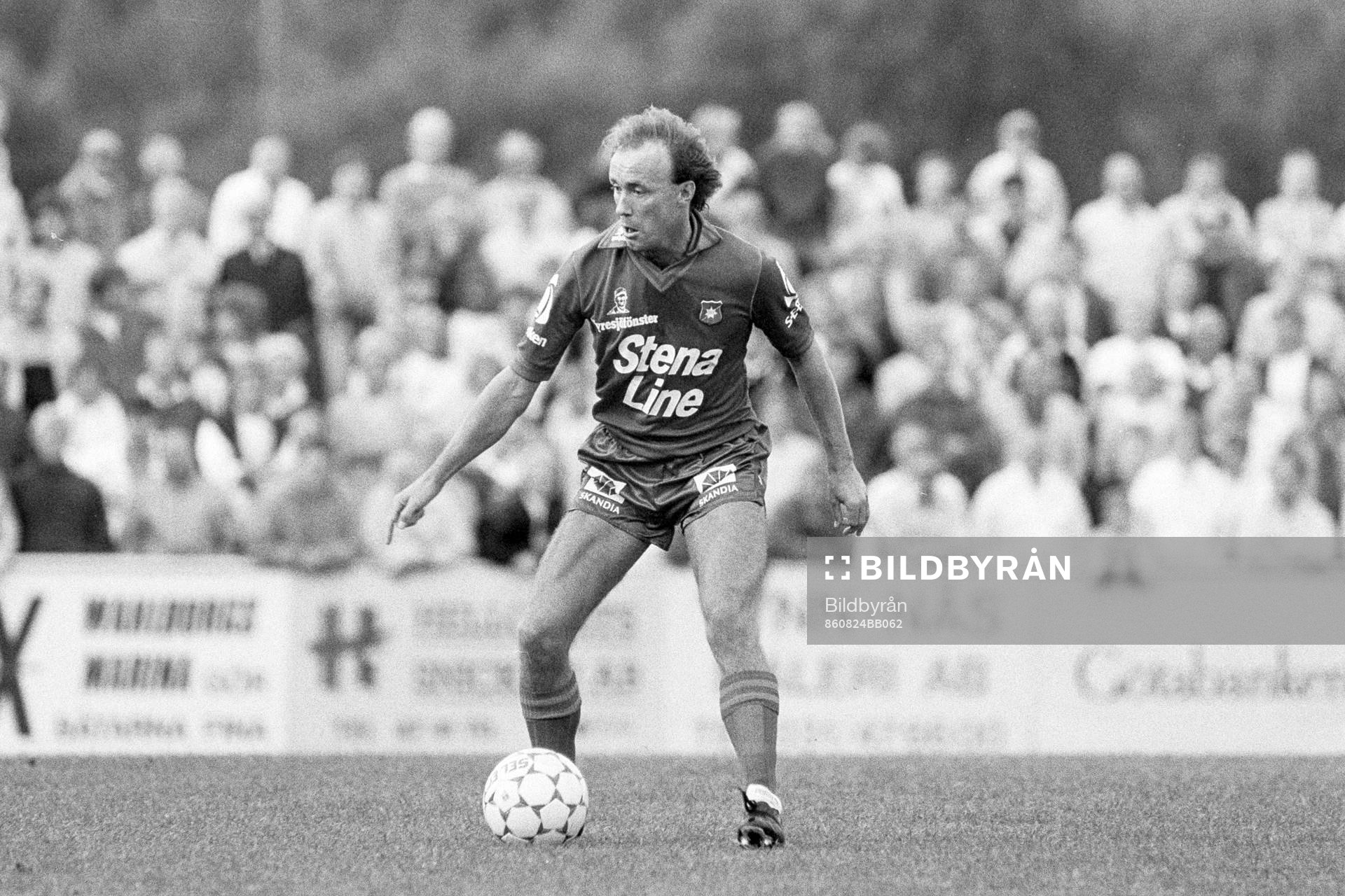 Fotboll, Skandiacupen, Västra Frölunda - Örgryte, 6-4: Sammy McIlroy, Örgryte med bollen.