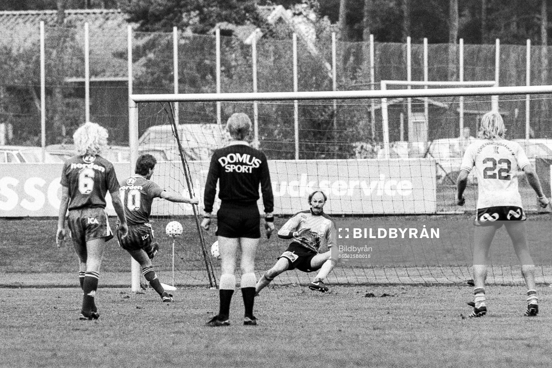 Billy Lansdowne, Kalmar gör 0-2 på Bengt Svensson,