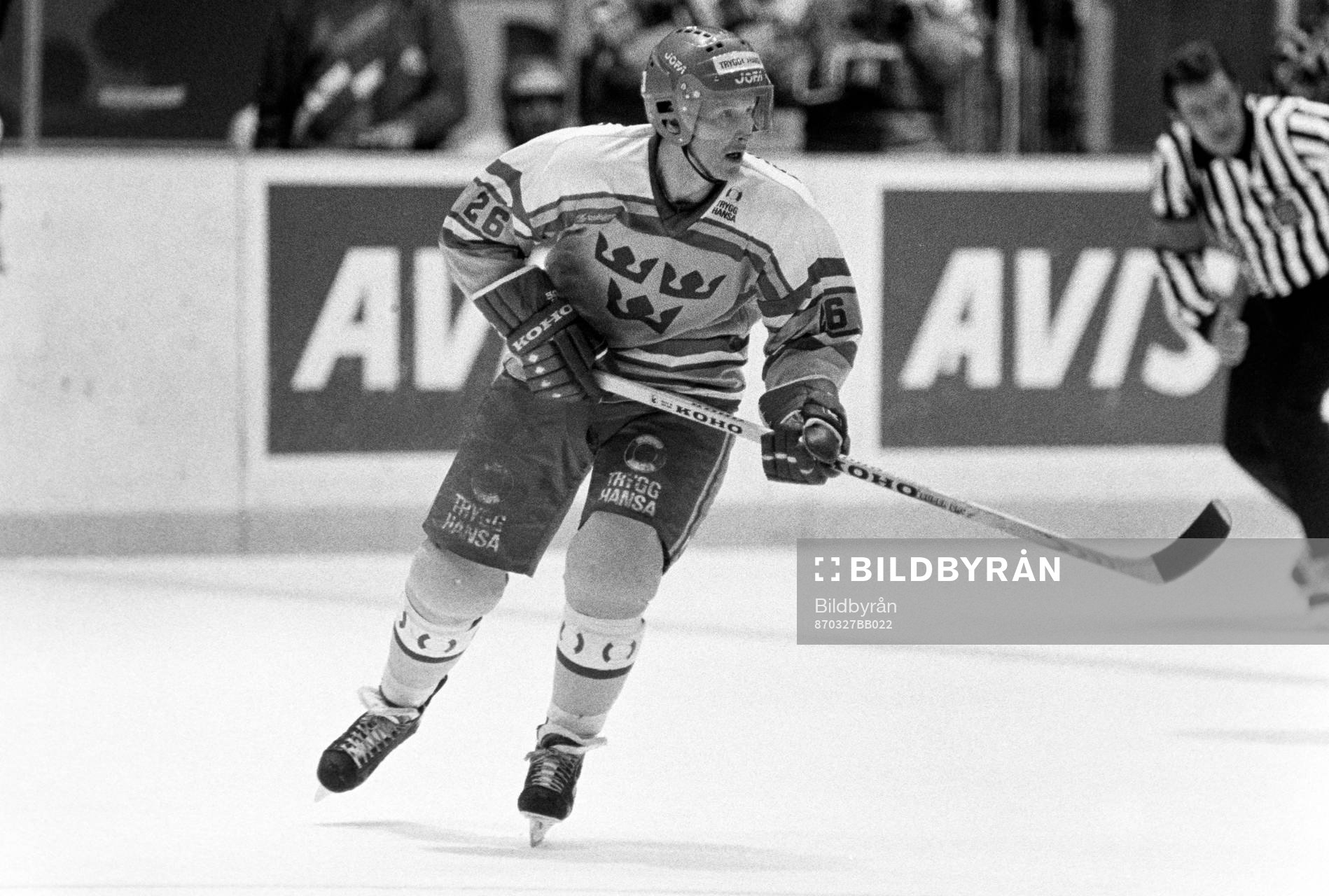 870327 Ishockey, träningsmatch, Sverige - Tjeckoslovakien,