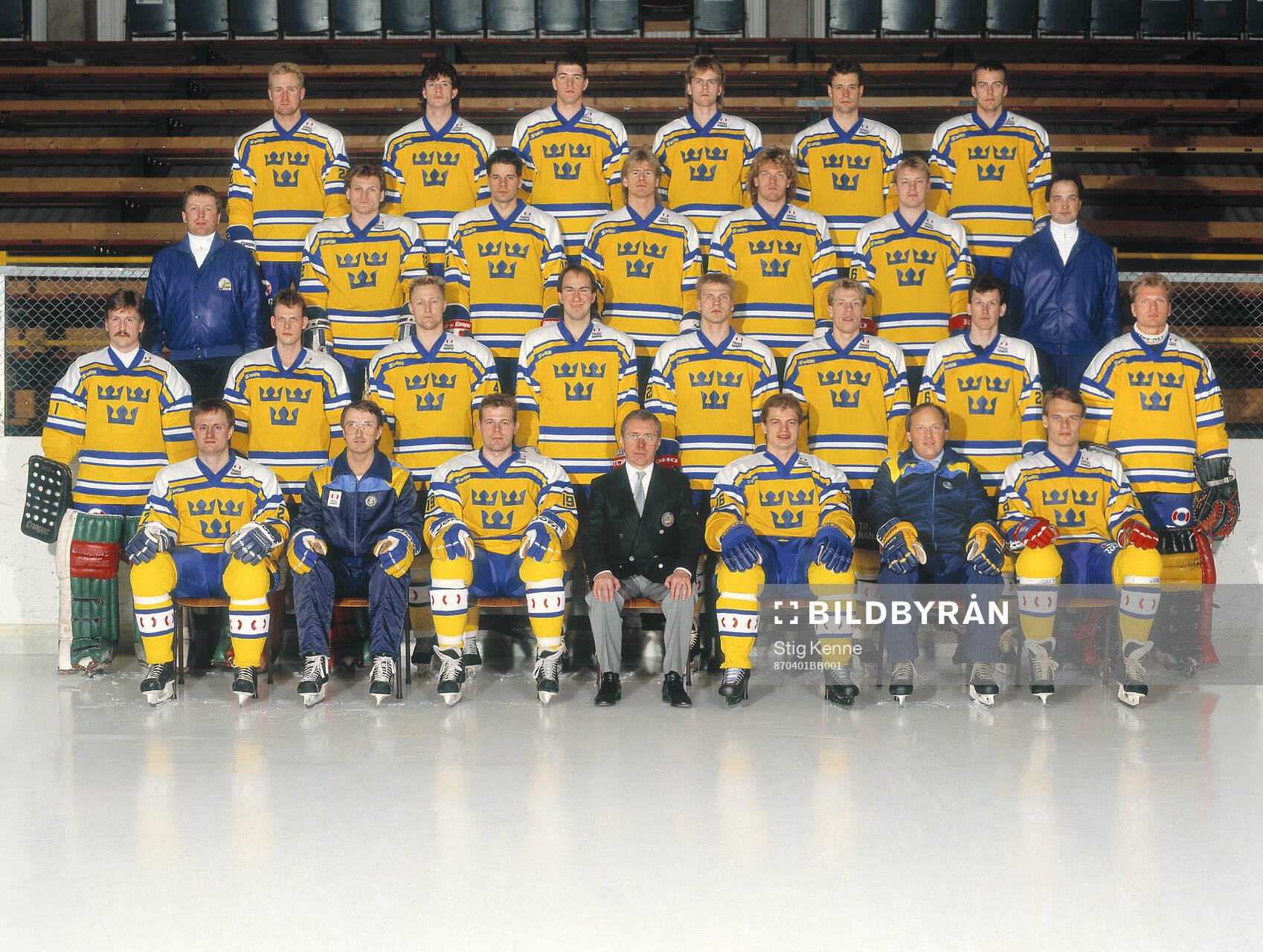 Players and team staff of Sweden pose for a team photo