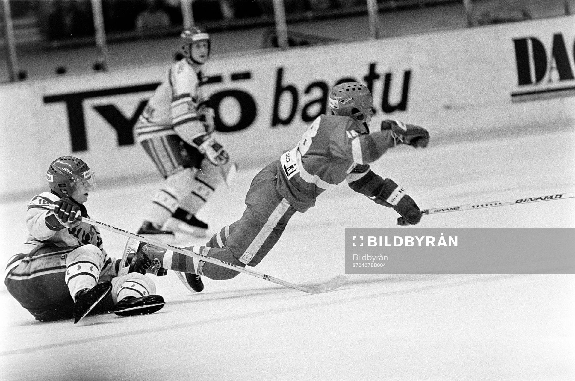 Bengt-Åke Gustafsson, Sverige drar ner en ryss