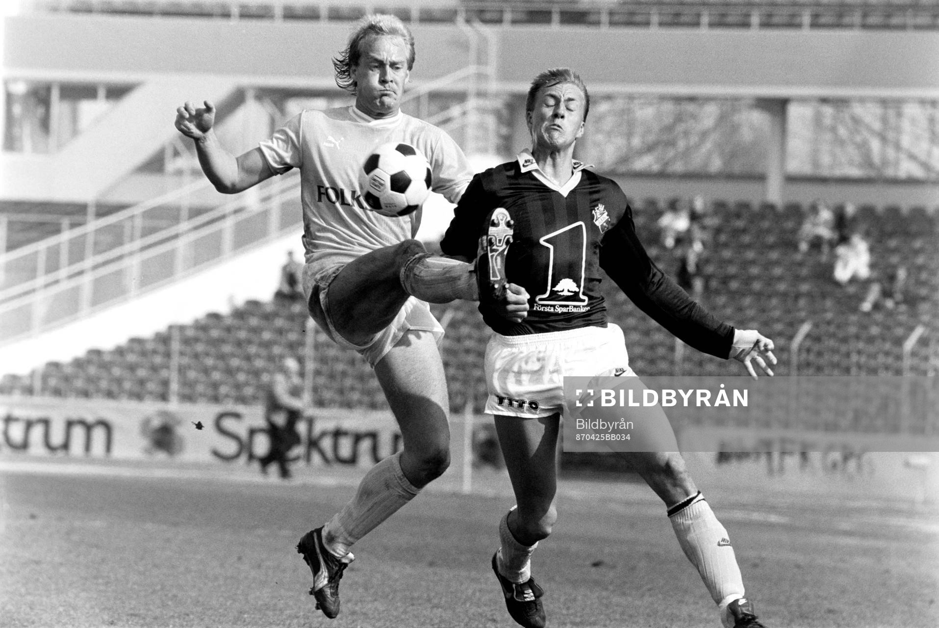 Malmös Mats Magnusson är först på bollen