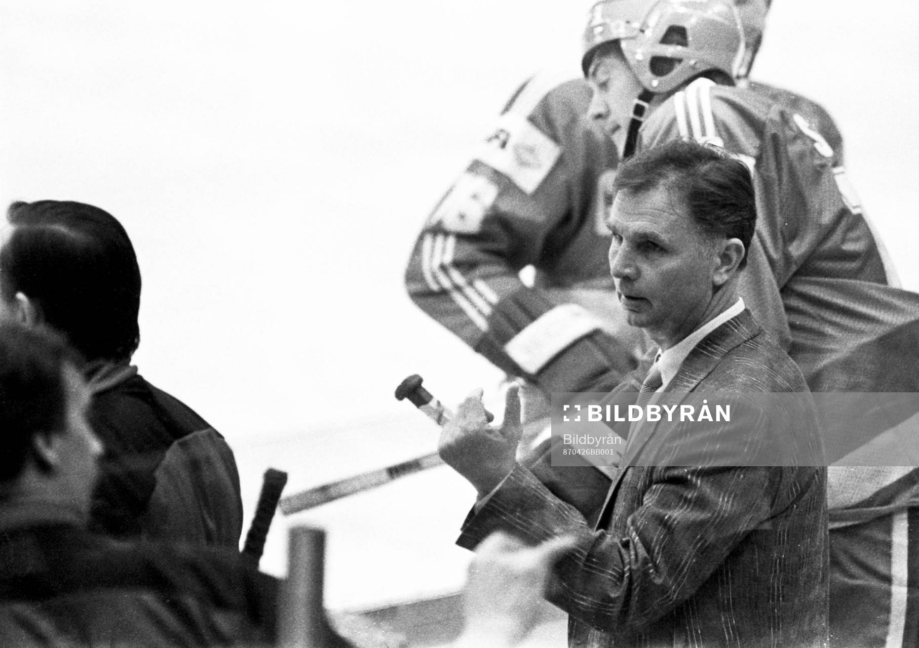 Viktor Tichonov, förbundskapten