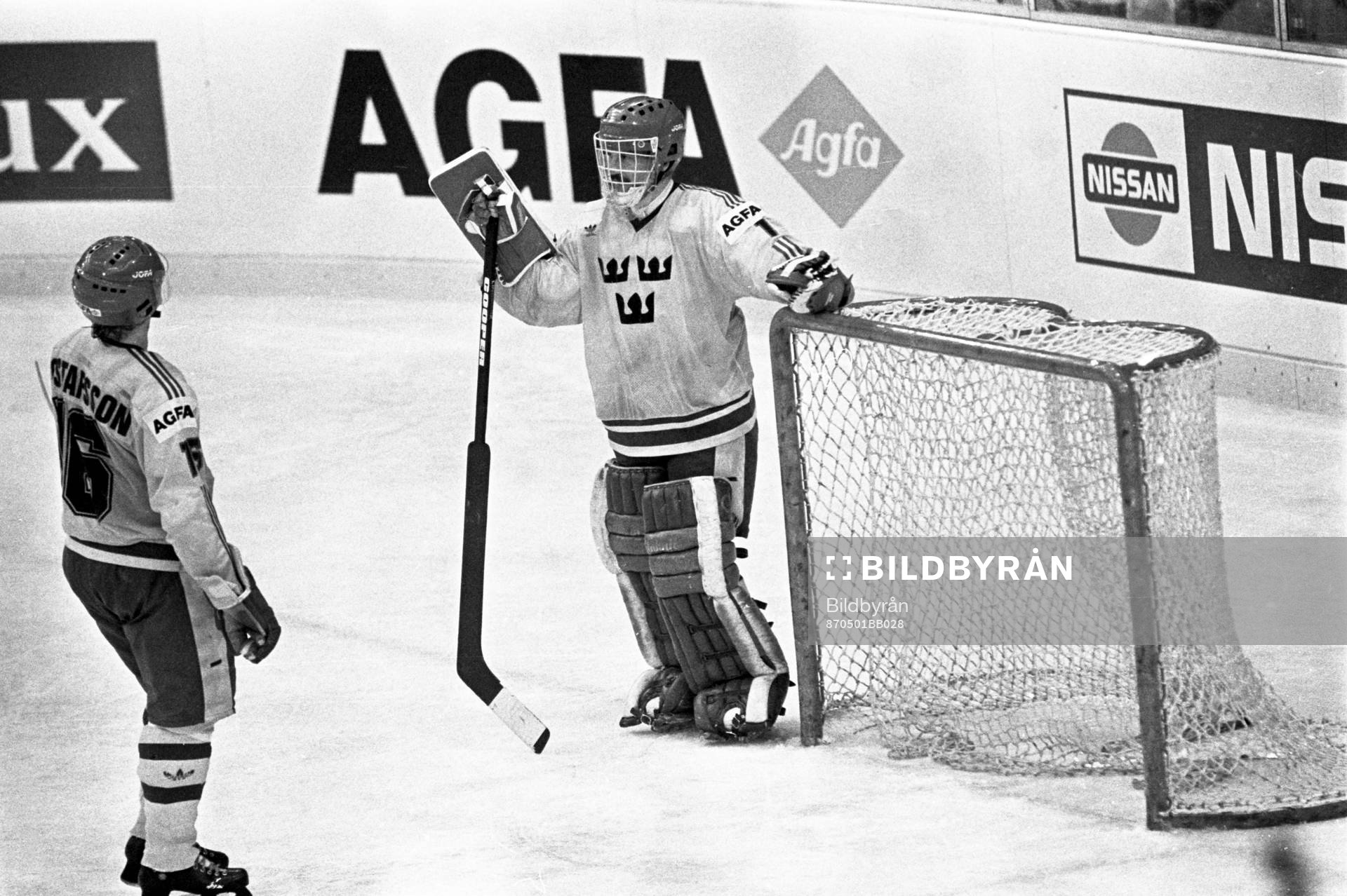 Bengt-Åke Gustafsson i samtal med sveriges målvakt Peter
