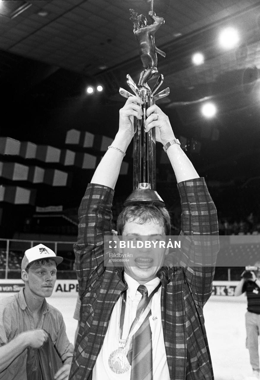 Bengt-Åke Gustafsson med VM-pokalen