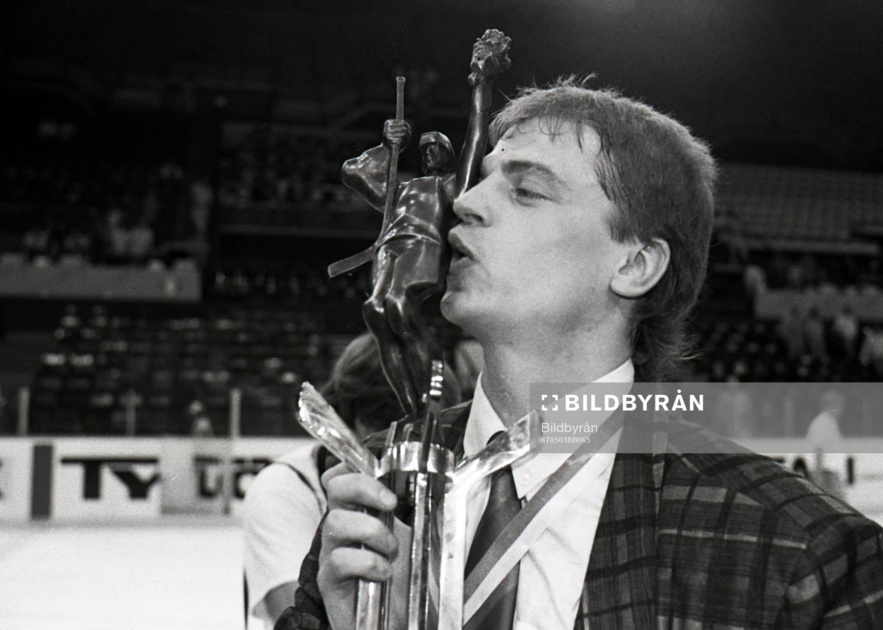 Bengt-Åke Gustafsson med VM-pokalen