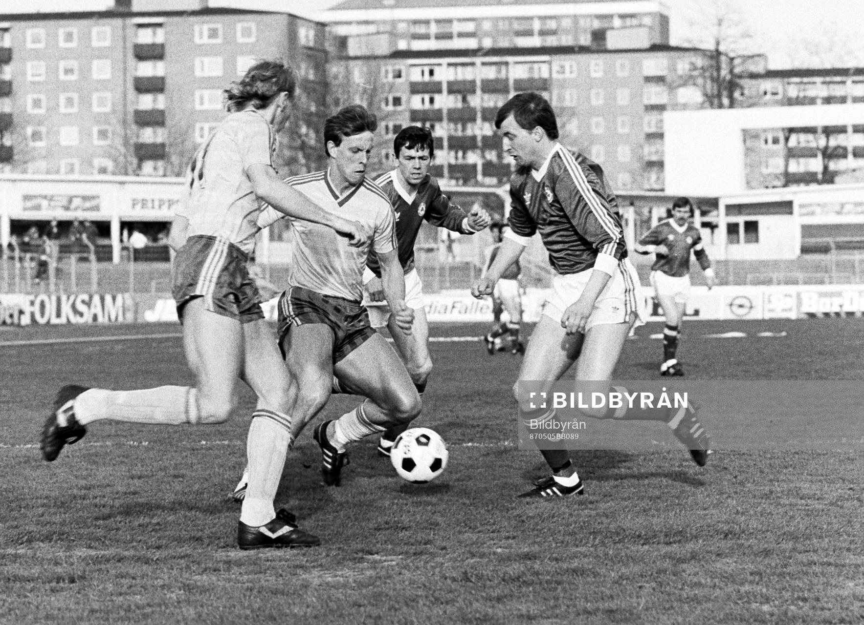 Peter Truedsson, Sverige med bollen