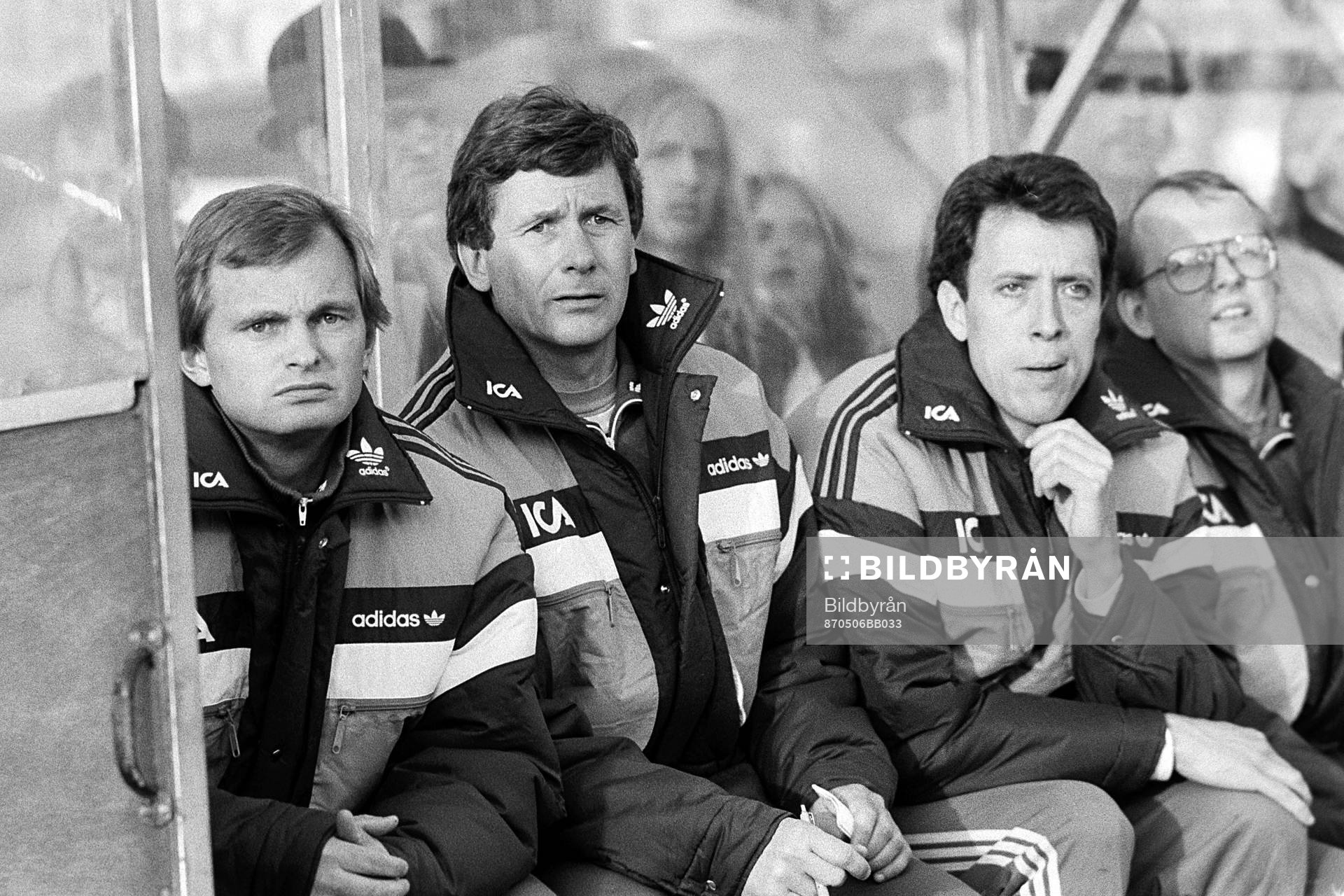 Bänken fr. v Kjell Pettersson, Gunder Bengtsson, tränare