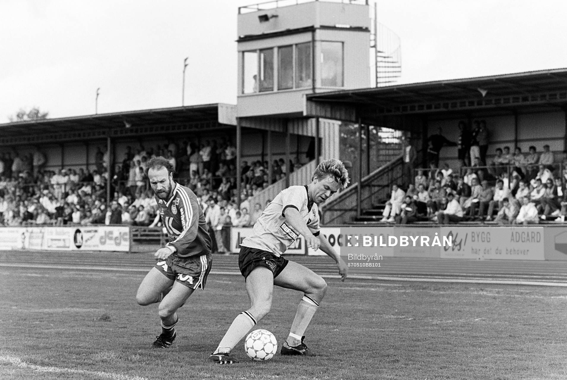 Mikael Svensson, Hässleholm med bollen utmanas av kalmars