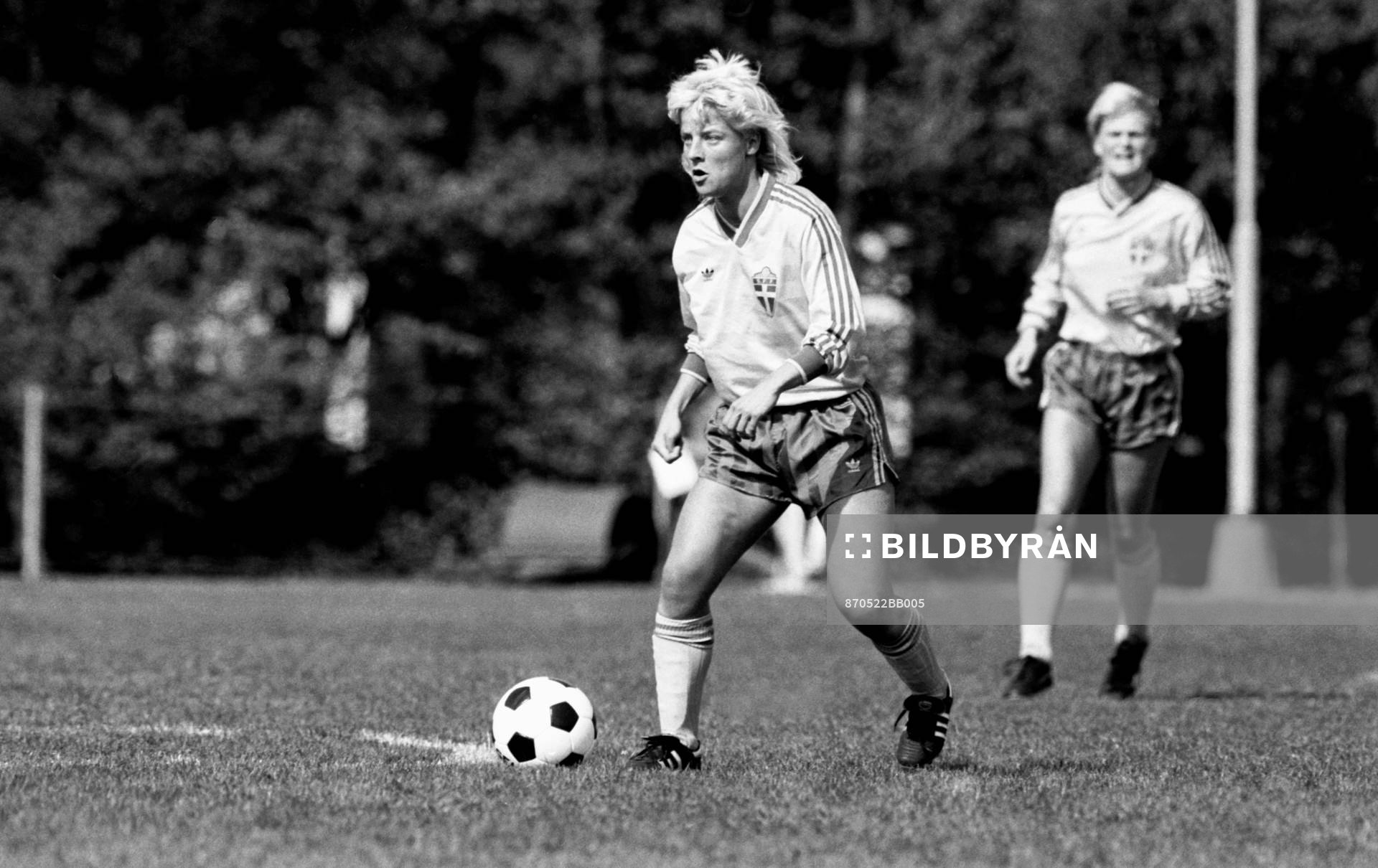 Anna Svenjeby, Sverige med bollen