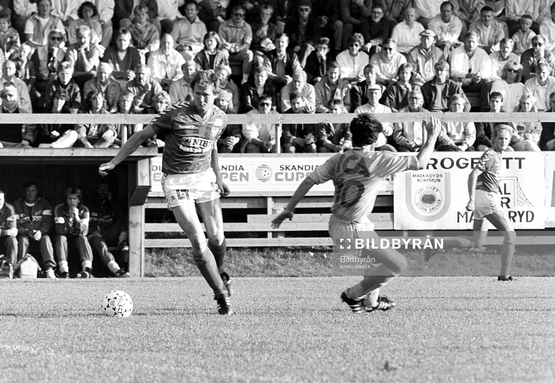Markaryds Håkan Davidsson med bollen