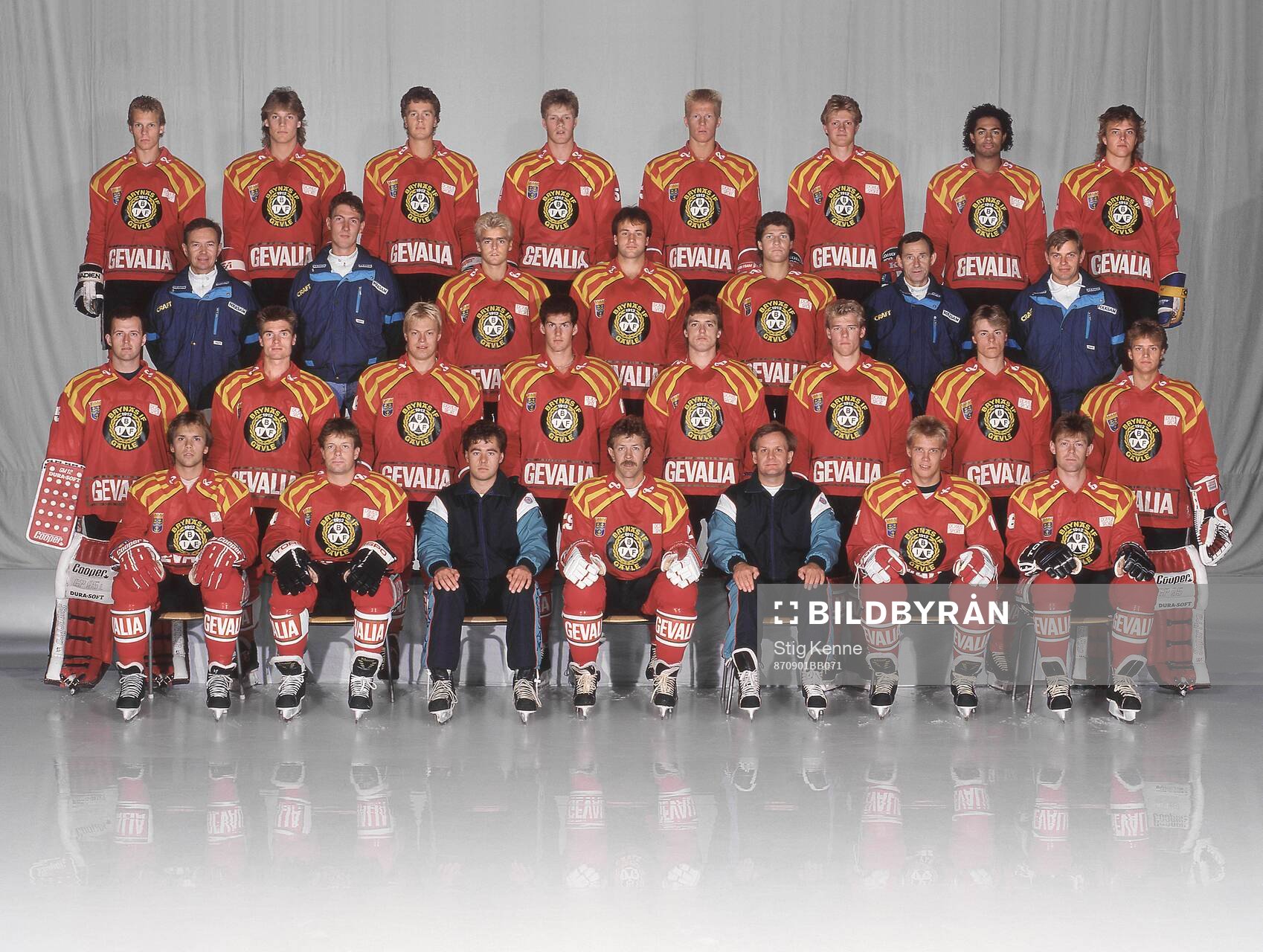 Spelare och personal i Brynäs