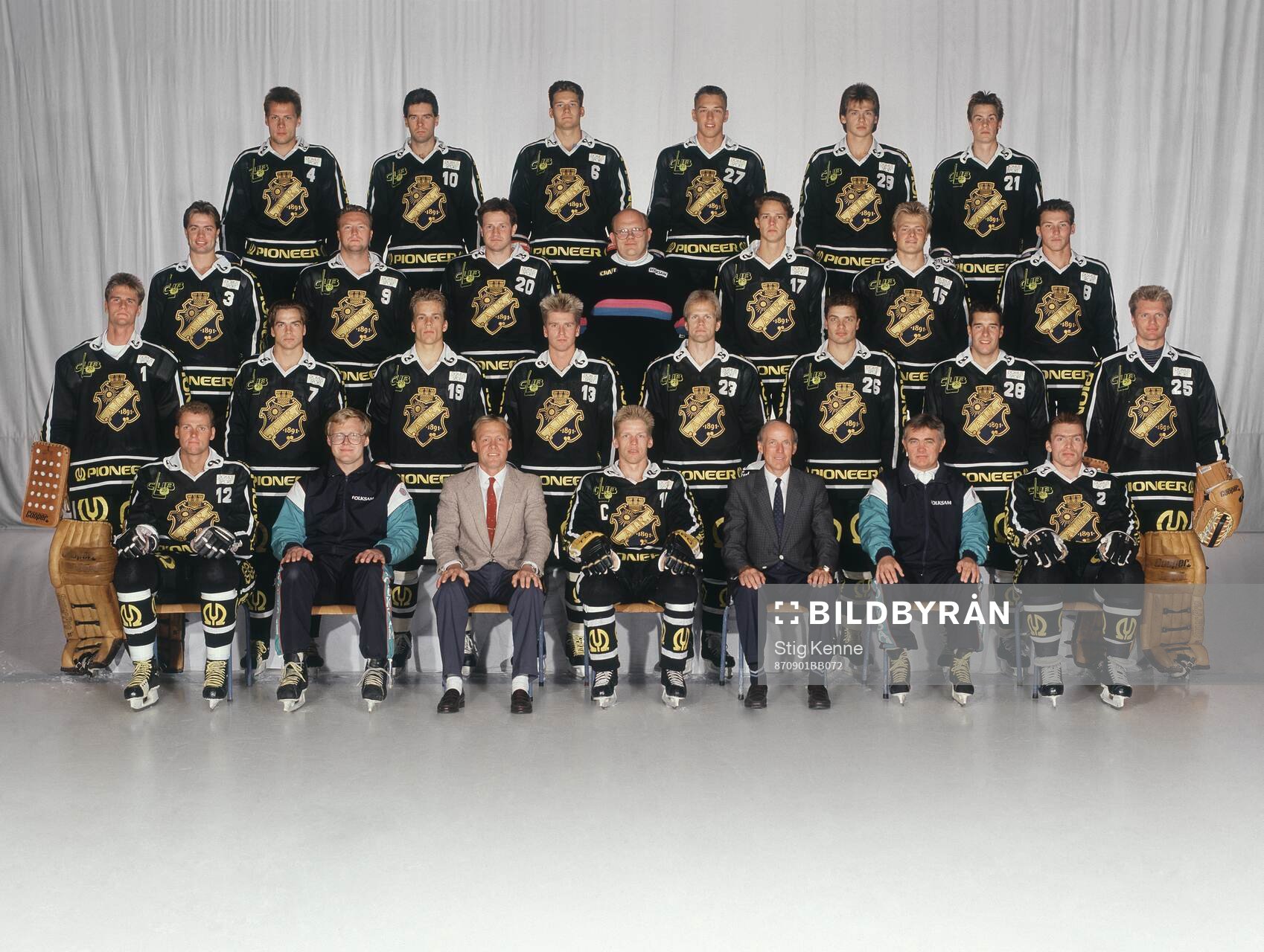 Spelare och personal i AIK