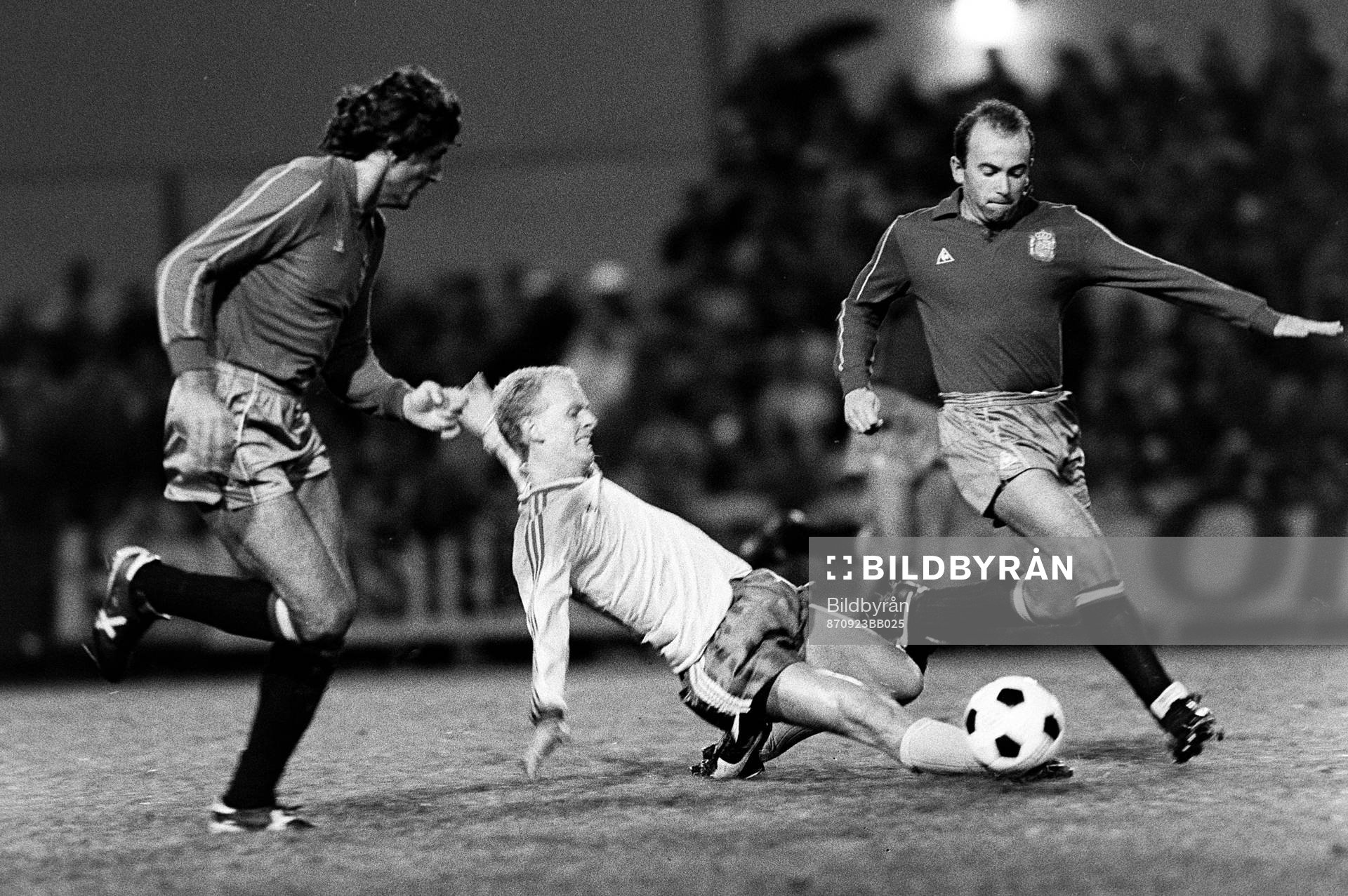 Anders Palmér i en glidtackling