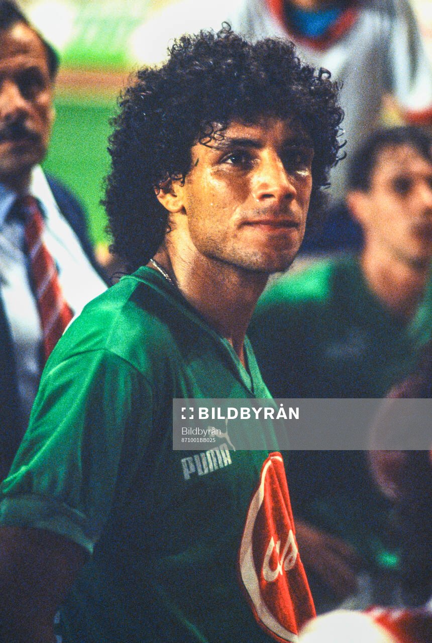Goalie Jean-Luc Ettori (1987)