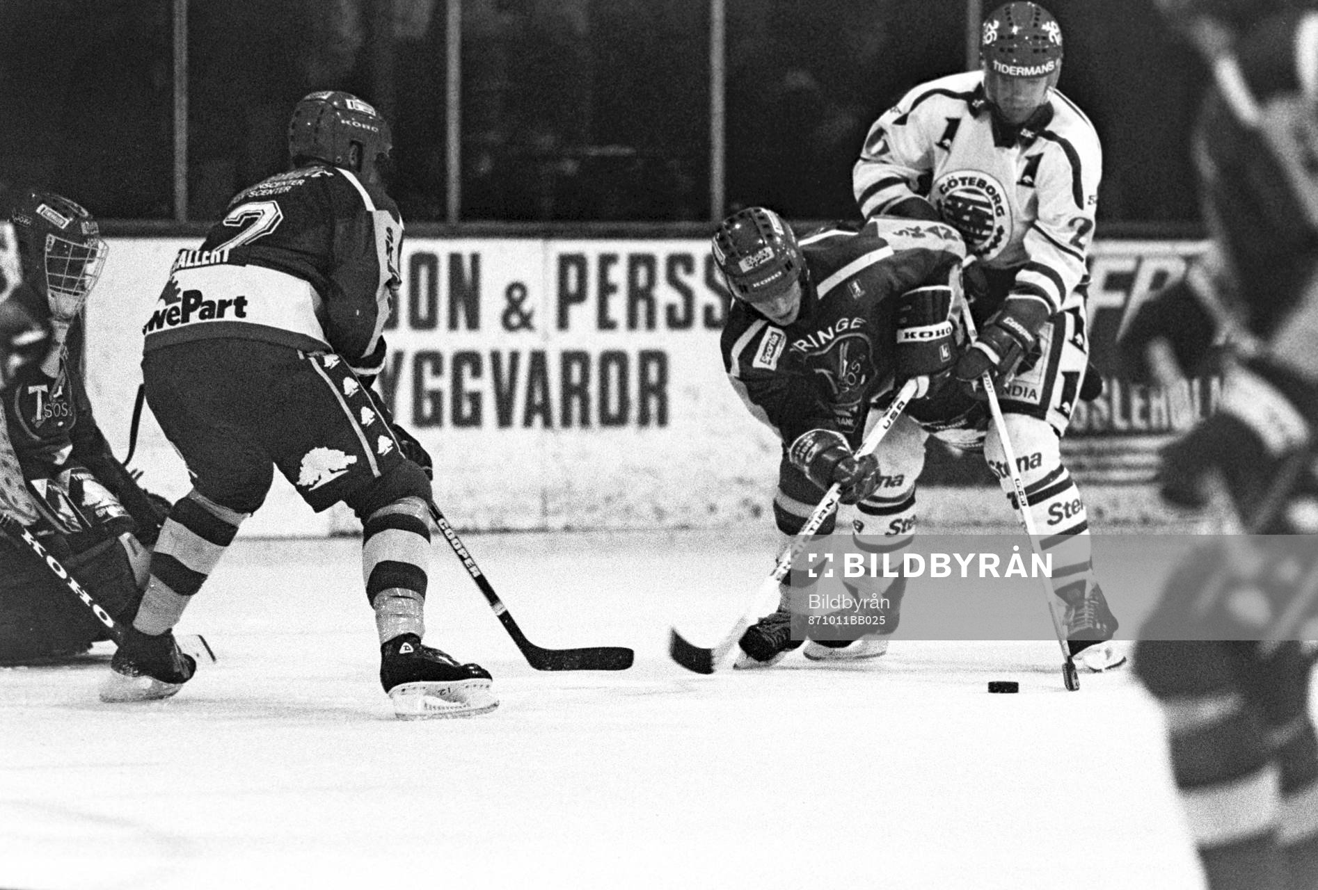 Peter Gustavsson, Frölunda i kamp om pucken