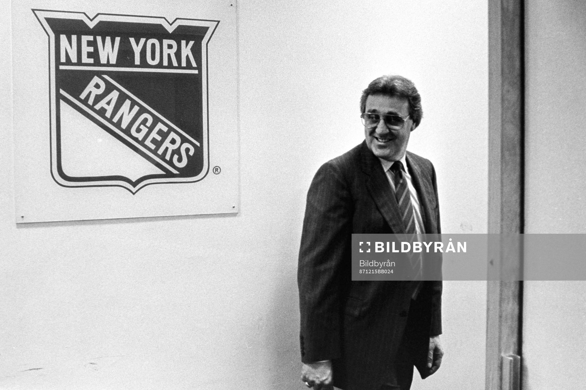Phil Esposito på plats