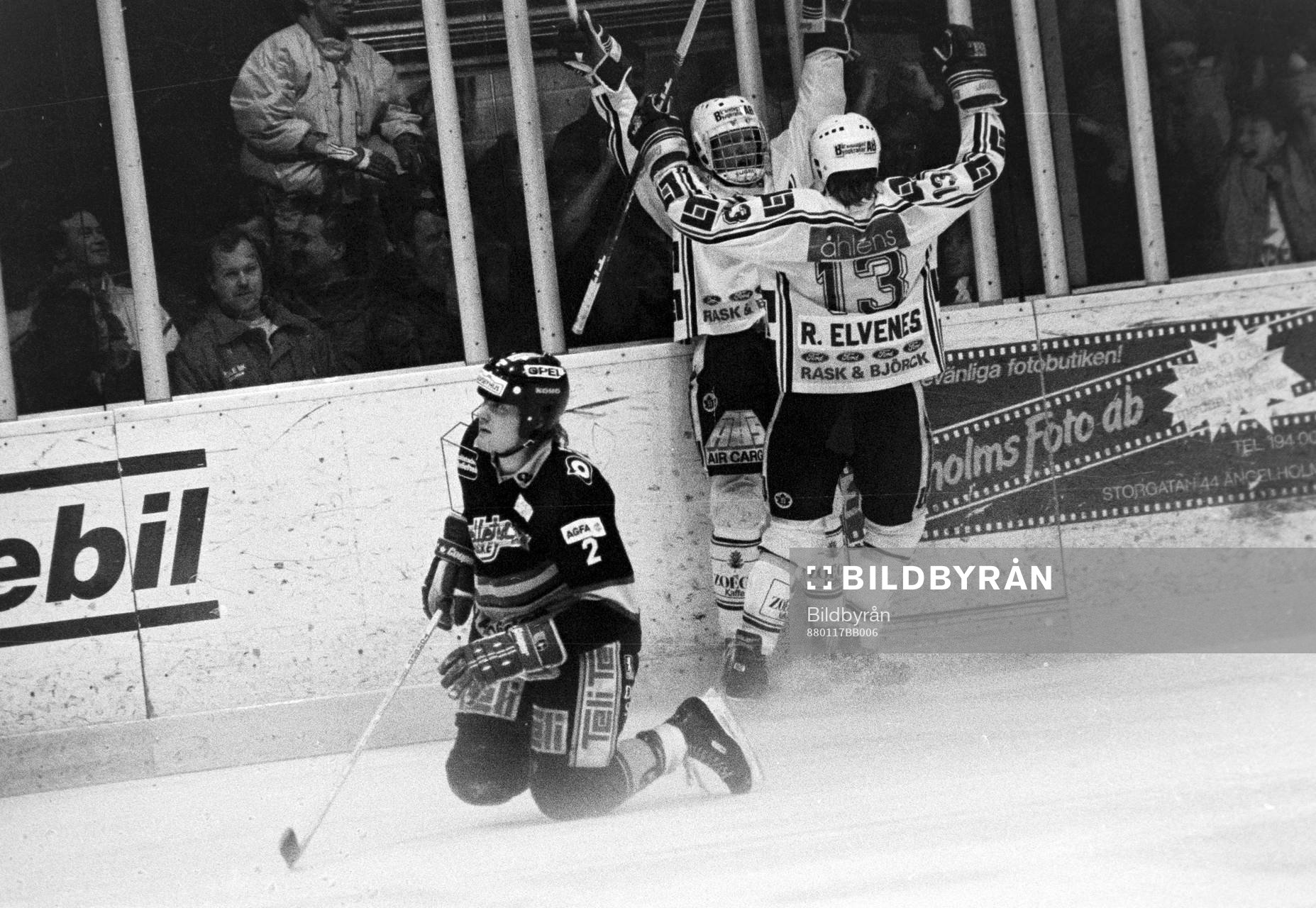 Roger Elvenes och Rögle jublar