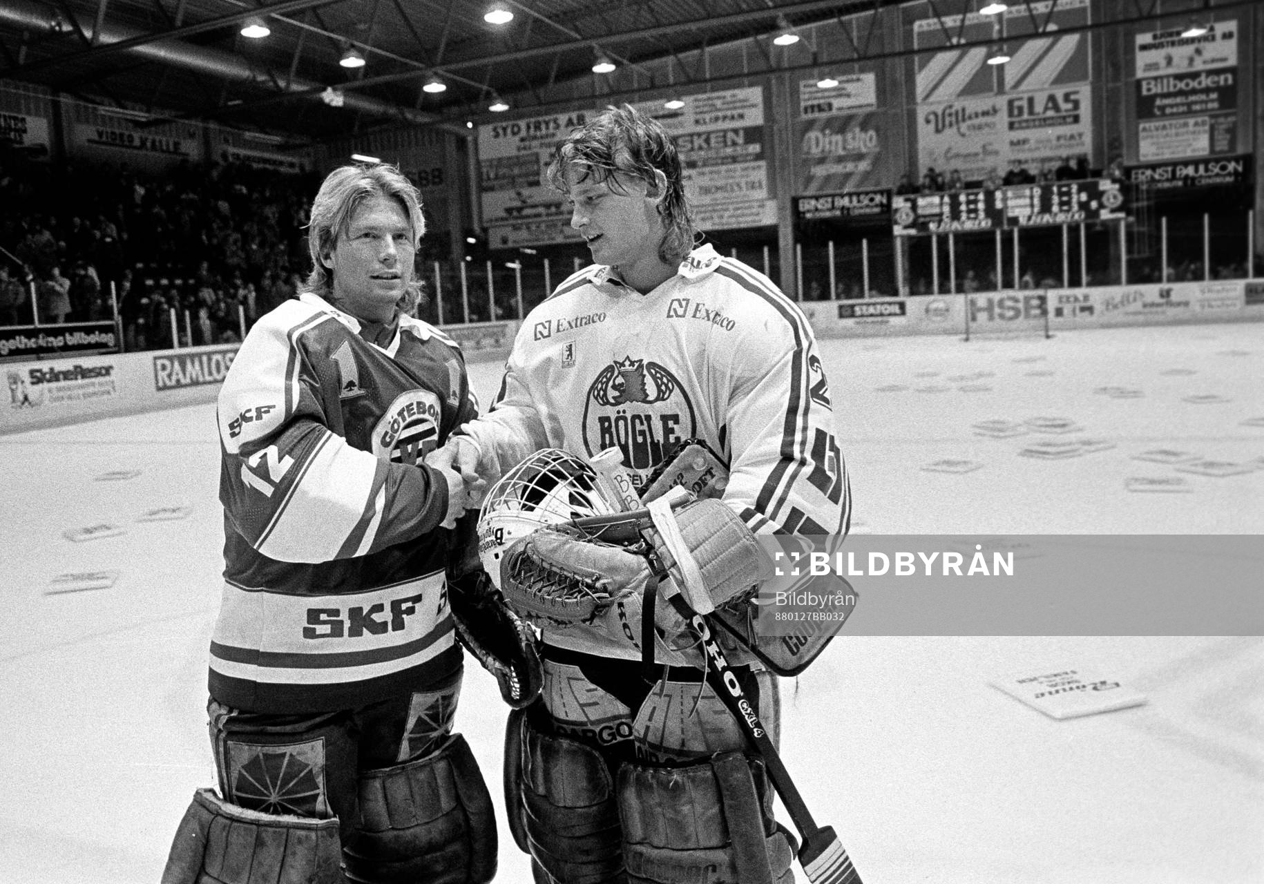 Claes Holmberg, målvakt i Frölunda och Billy Nilsson,