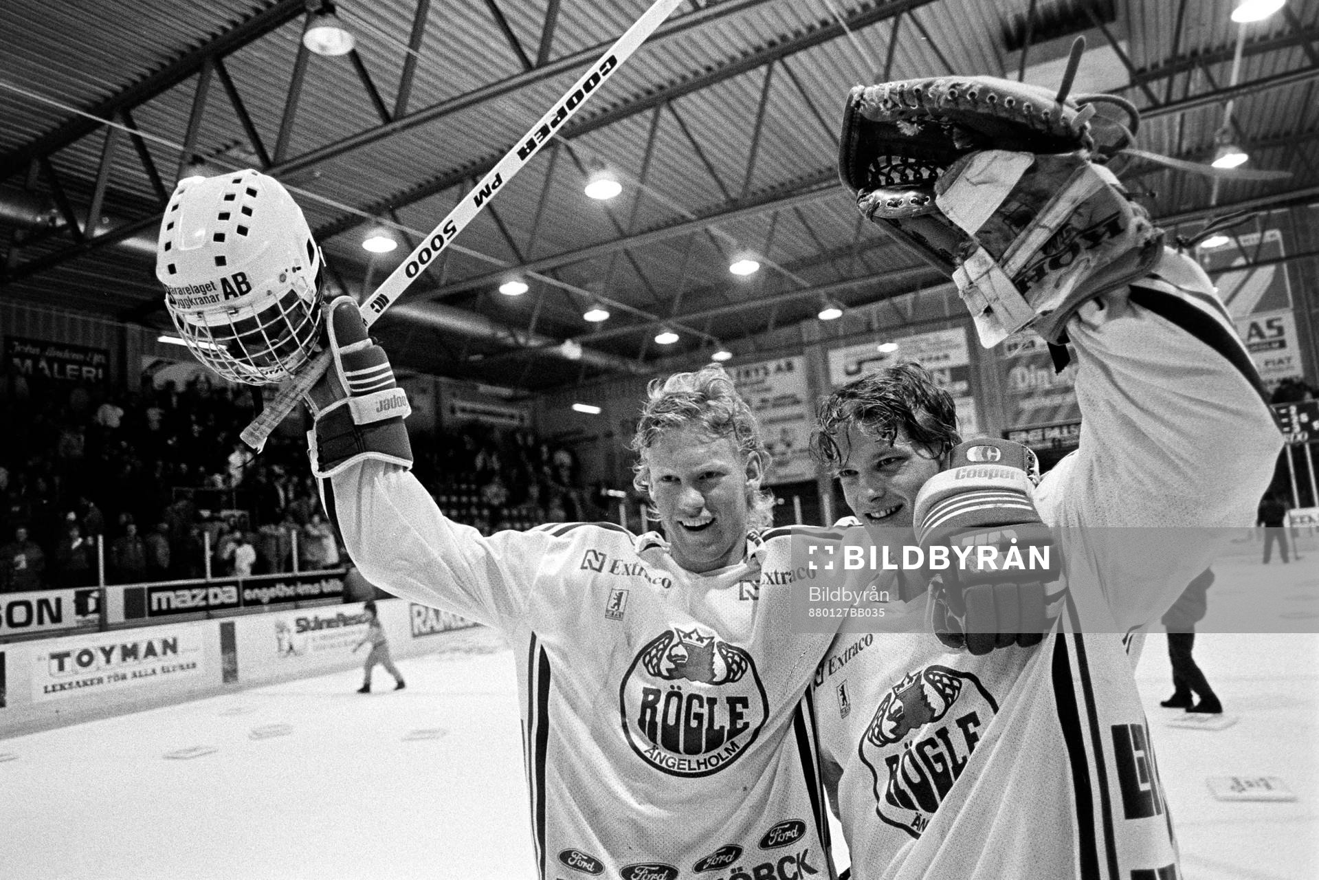 Roger Elvenes och Billy Nilsson, målvakt i Rögle