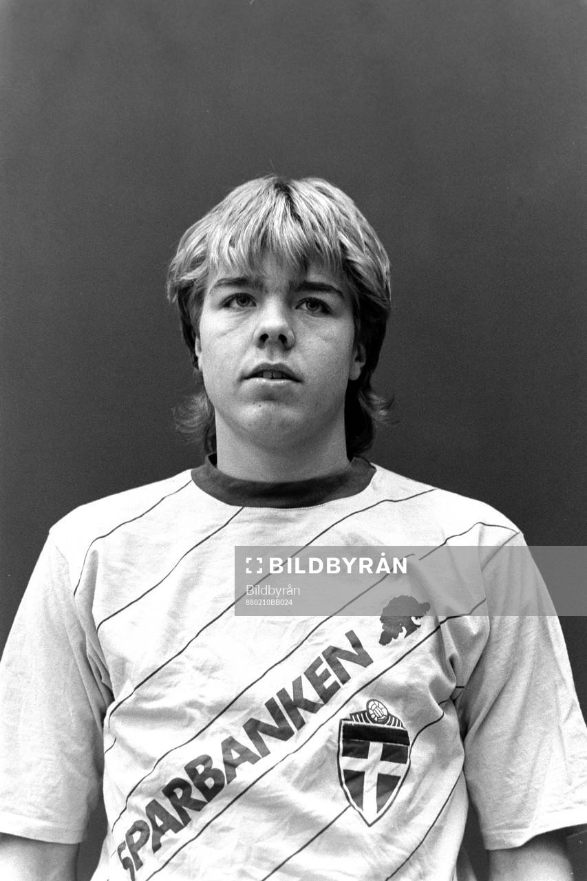 Tomas Brolin i landslagströjan