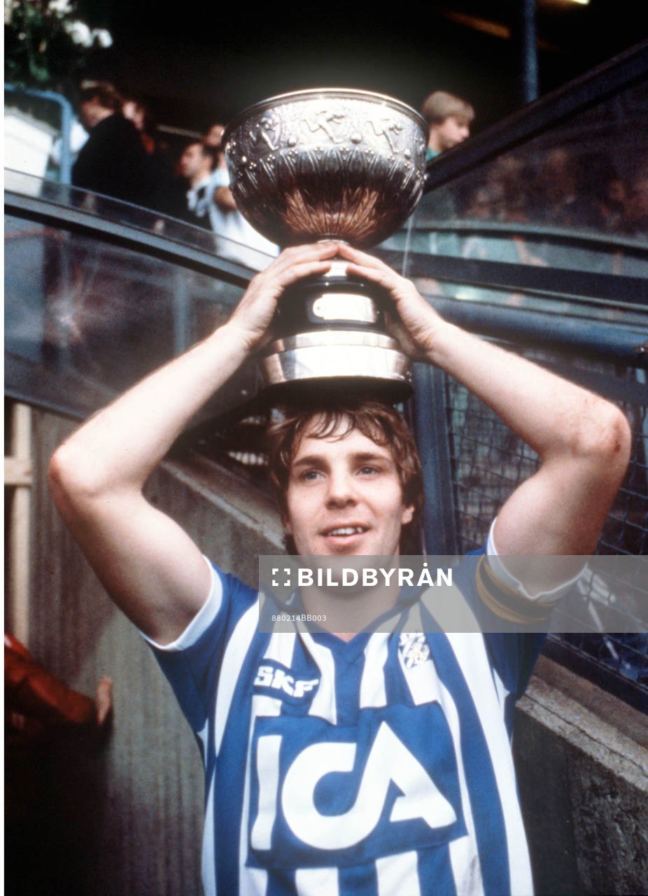  Conny Carlsson med SM-bucklan.