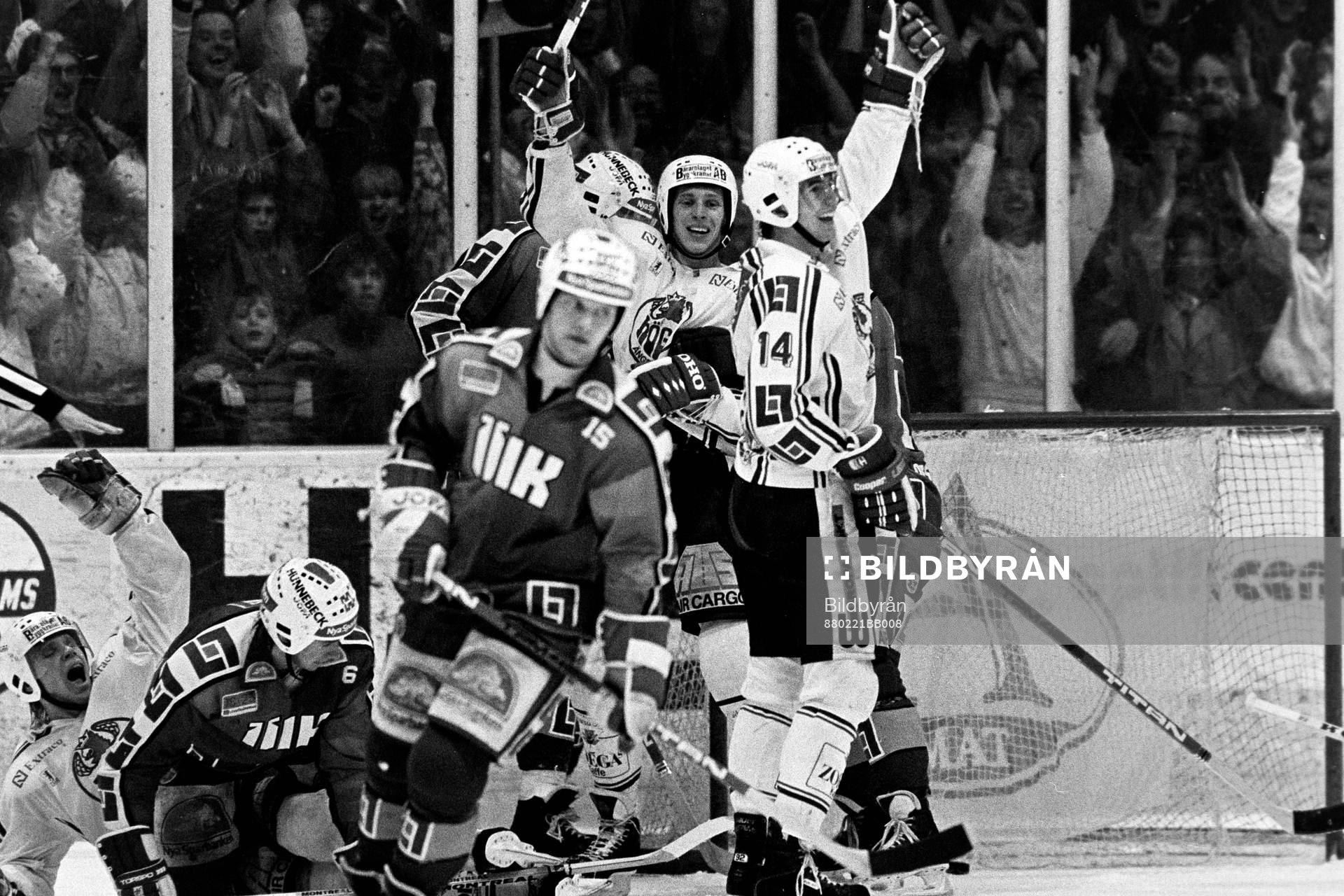 Roger Hansson och Rögle jublar