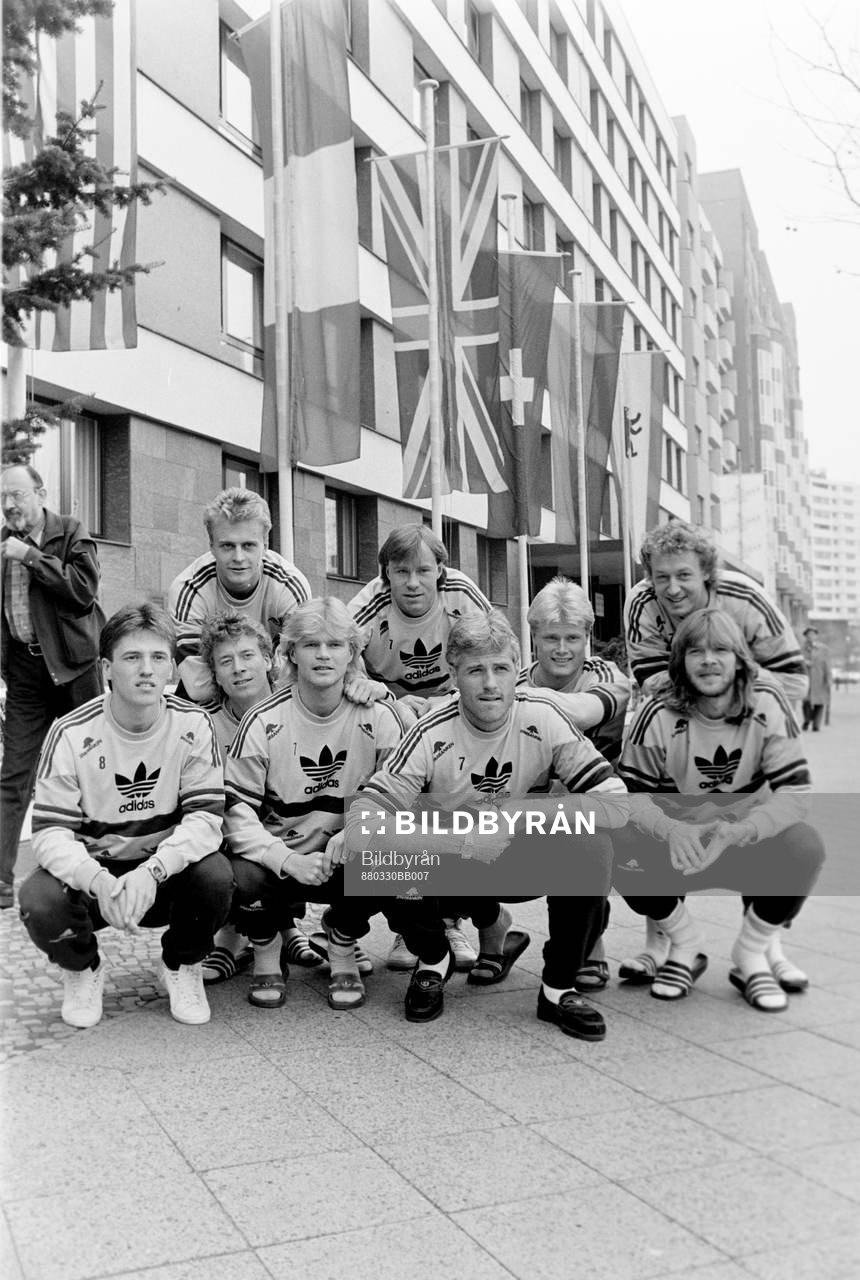 Bakre raden fr. v Jonas Thern, Hans Holmqvist, Peter