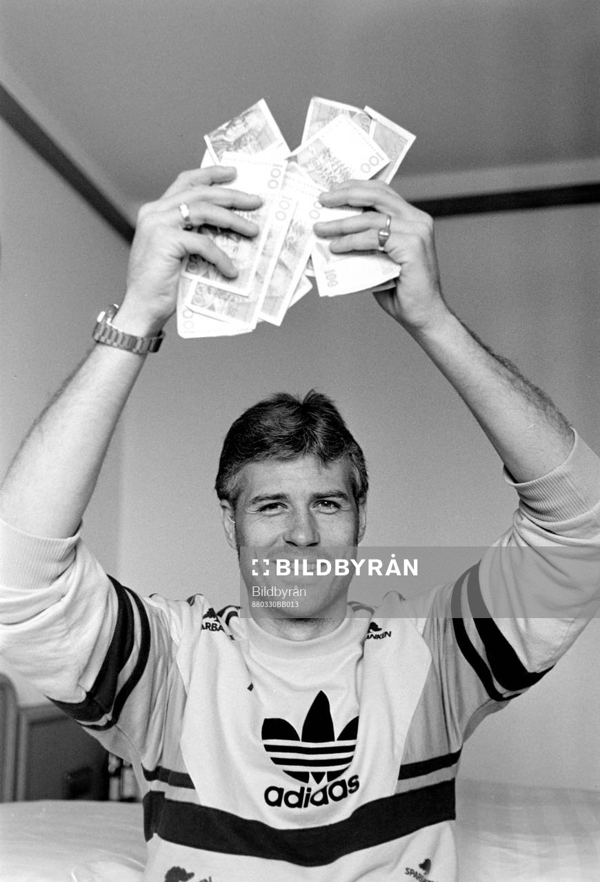 Glenn Hysén med hundralappar