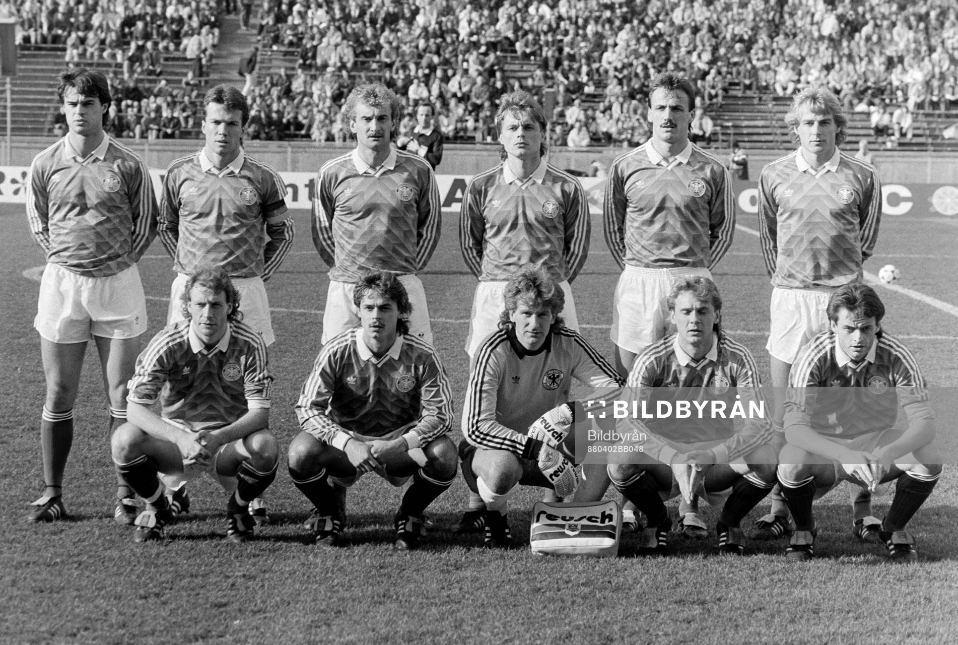 Västtysklands startelva med bl.a Lothar Matthäus, Jürgen