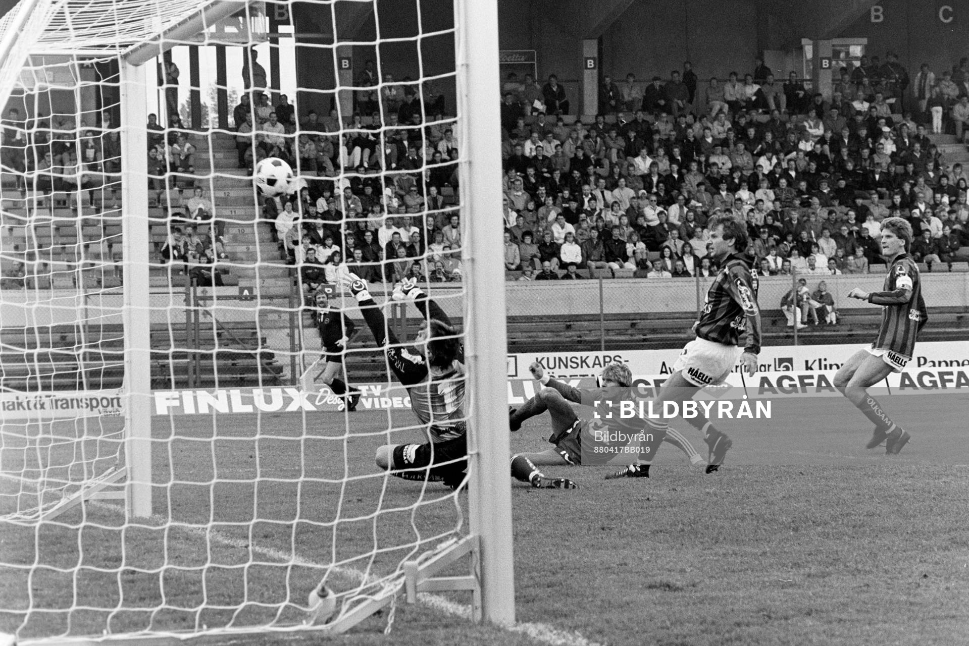 Nicklas Persson, Öster gör 1-0 på gais målvakt Sören