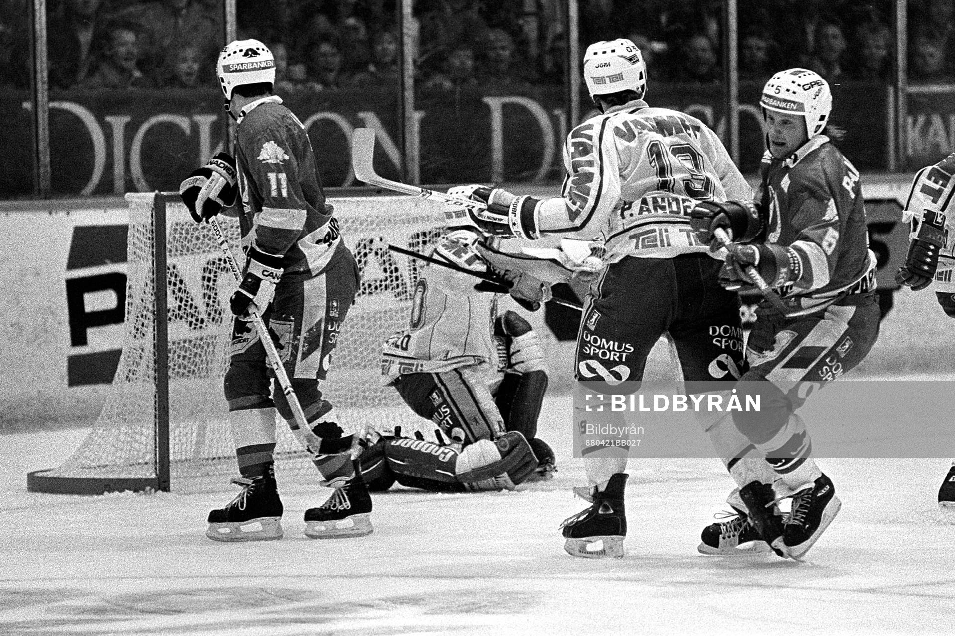 Staffan Lundh, och Peter Andersson, Färjestad framför